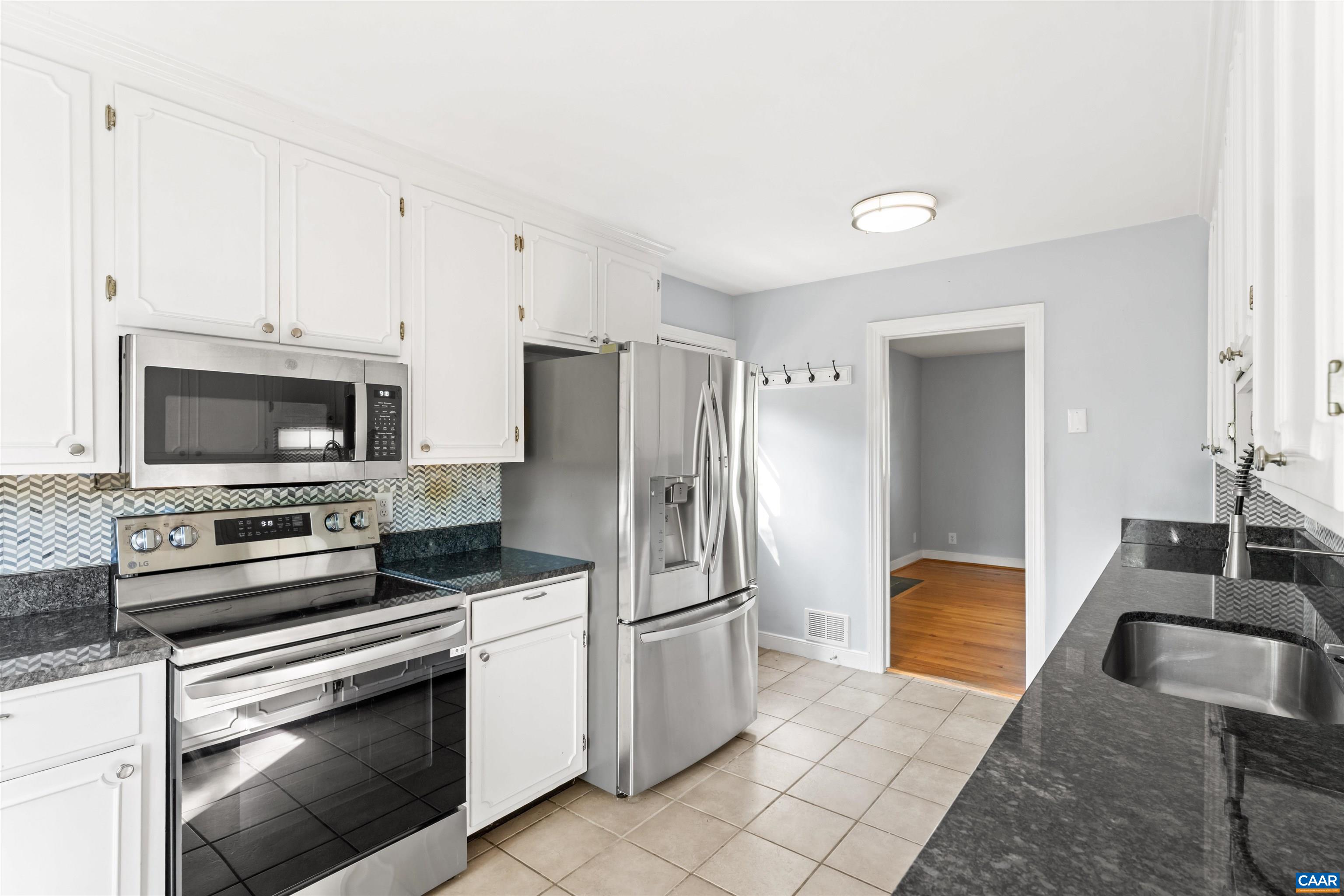 8005 WASHINGTON CT, CHARLOTTESVILLE, Virginia 22911, 5 Bedrooms Bedrooms, ,3 BathroomsBathrooms,Residential,Two for One,8005 WASHINGTON CT,679171 MLS # 679171 8005 WASHINGTON CT, CHARLOTTESVILLE, Virginia 22911, 5 Bedrooms Bedrooms, ,3 BathroomsBathrooms,Residential,Two for One,8005 WASHINGTON CT,679171 MLS # 679171
