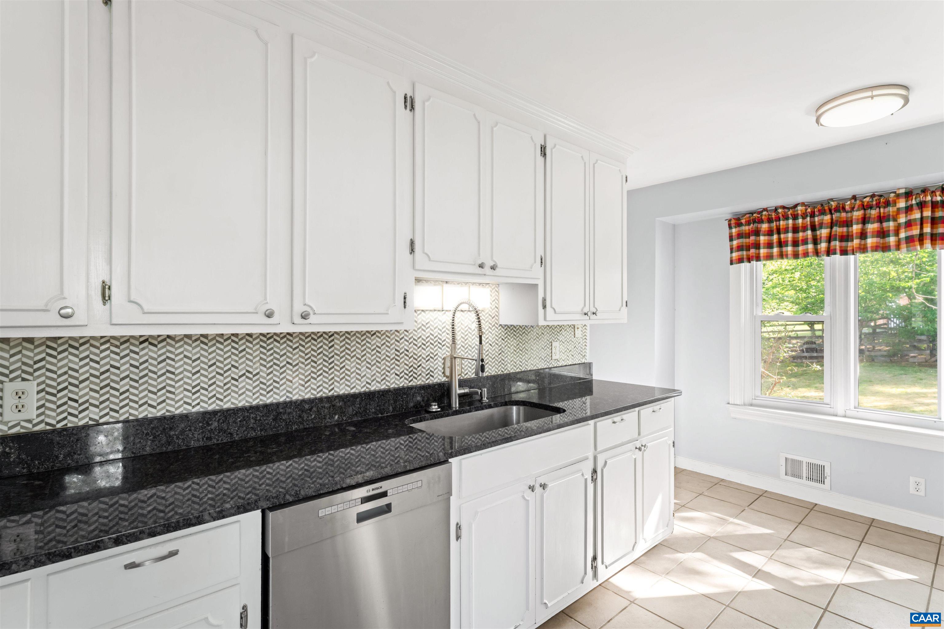 8005 WASHINGTON CT, CHARLOTTESVILLE, Virginia 22911, 5 Bedrooms Bedrooms, ,3 BathroomsBathrooms,Residential,Two for One,8005 WASHINGTON CT,679171 MLS # 679171 8005 WASHINGTON CT, CHARLOTTESVILLE, Virginia 22911, 5 Bedrooms Bedrooms, ,3 BathroomsBathrooms,Residential,Two for One,8005 WASHINGTON CT,679171 MLS # 679171