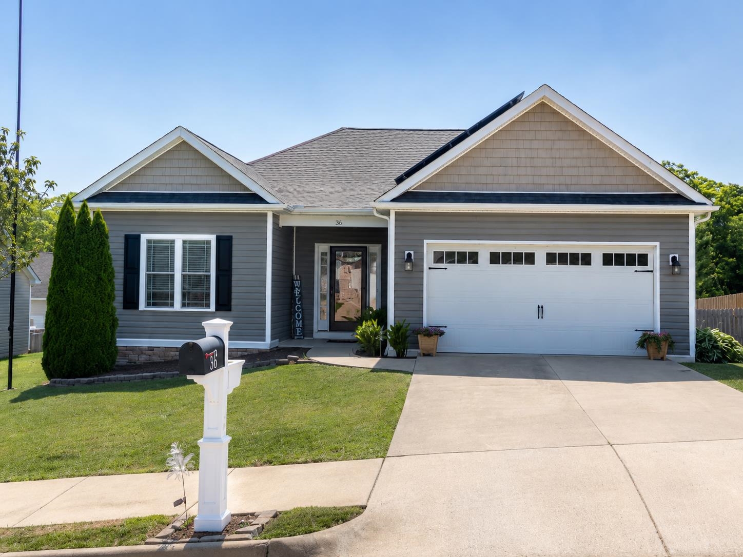 36 HULL HILLS LN, STAUNTON, Virginia 24401, 3 Bedrooms Bedrooms, ,2 BathroomsBathrooms,Residential,36 HULL HILLS LN,679205 MLS # 679205