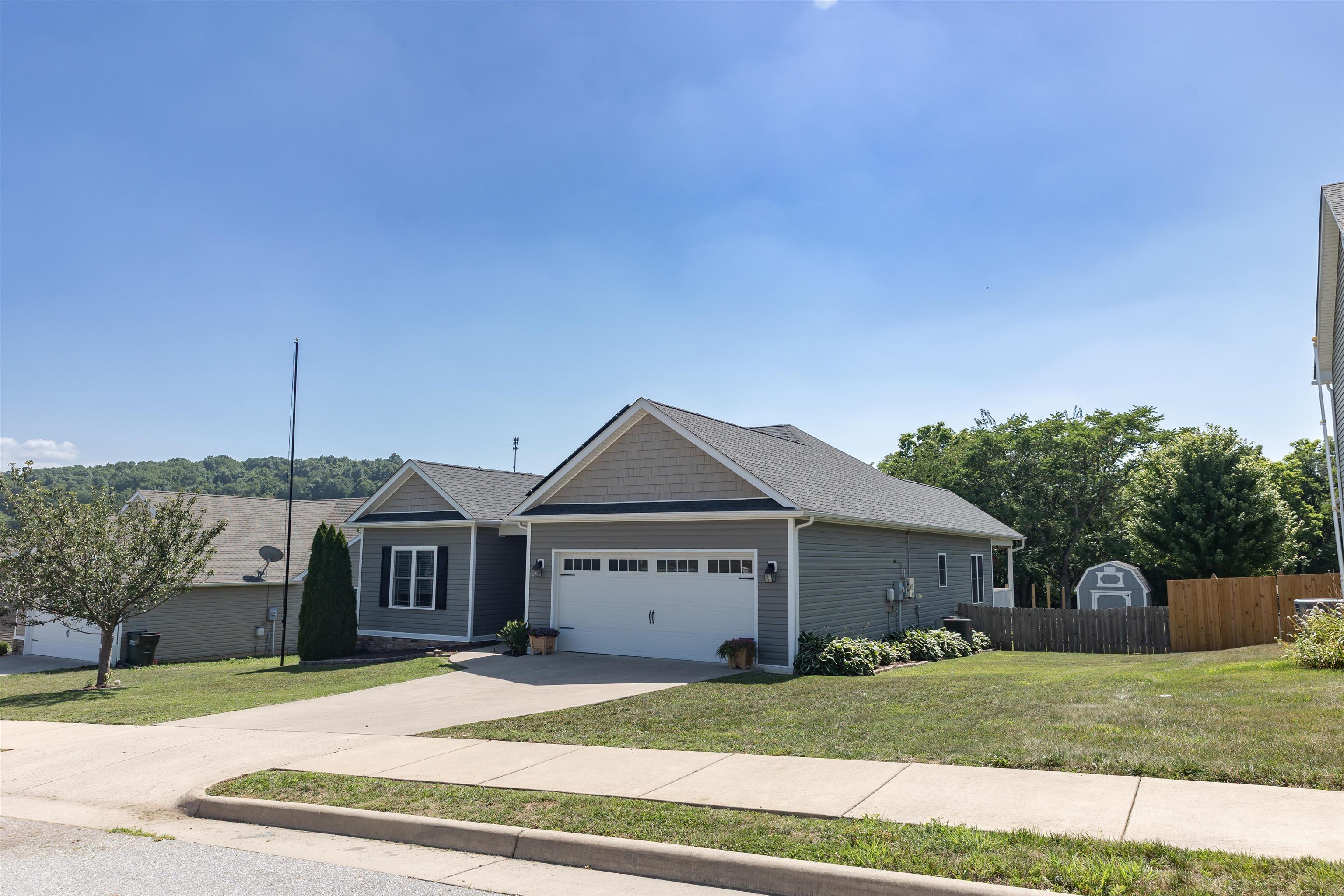 36 HULL HILLS LN, STAUNTON, Virginia 24401, 3 Bedrooms Bedrooms, ,2 BathroomsBathrooms,Residential,36 HULL HILLS LN,679205 MLS # 679205 36 HULL HILLS LN, STAUNTON, Virginia 24401, 3 Bedrooms Bedrooms, ,2 BathroomsBathrooms,Residential,36 HULL HILLS LN,679205 MLS # 679205