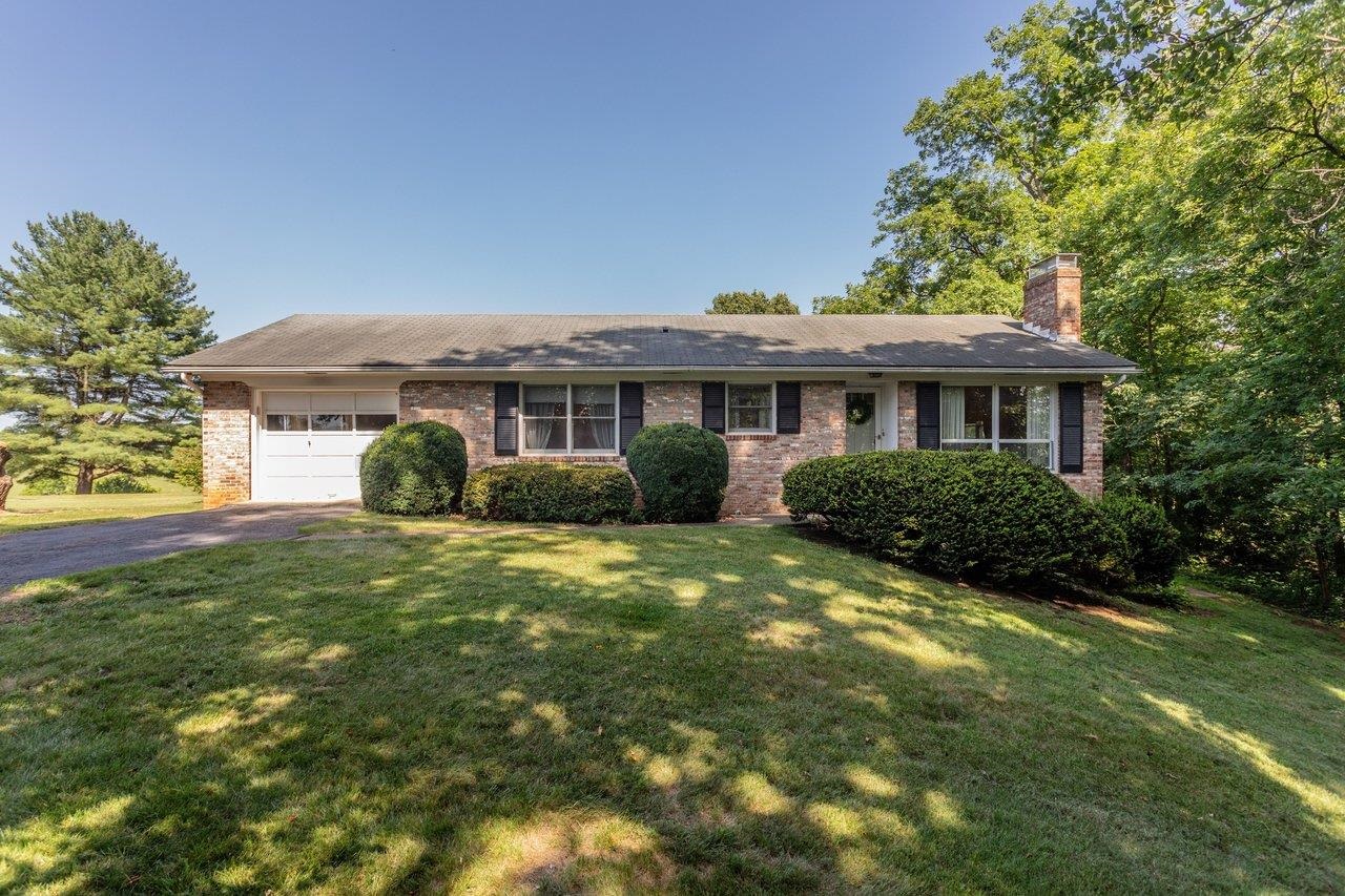 6765 VISTA HEIGHTS RD, BRIDGEWATER, Virginia 22812, 4 Bedrooms Bedrooms, ,2 BathroomsBathrooms,Residential,6765 VISTA HEIGHTS RD,679211 MLS # 679211