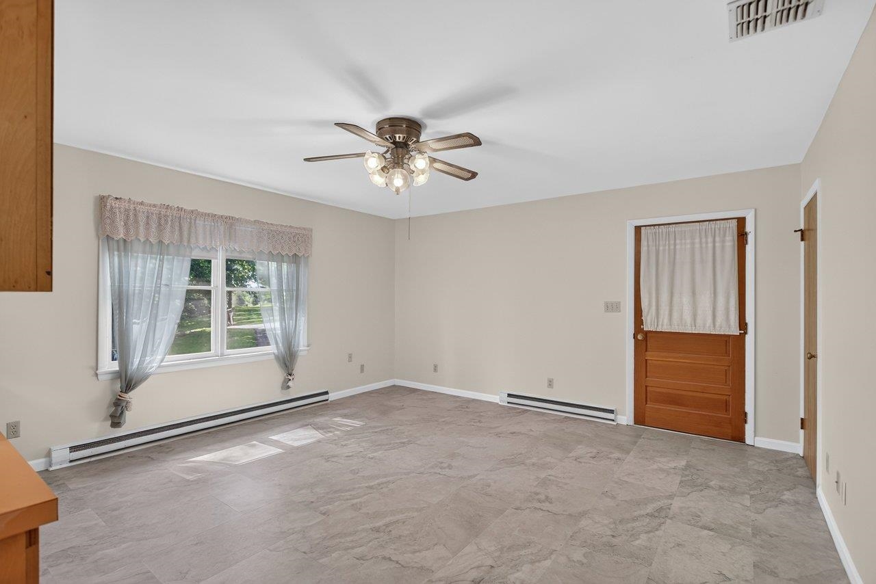 6765 VISTA HEIGHTS RD, BRIDGEWATER, Virginia 22812, 4 Bedrooms Bedrooms, ,2 BathroomsBathrooms,Residential,6765 VISTA HEIGHTS RD,679211 MLS # 679211 6765 VISTA HEIGHTS RD, BRIDGEWATER, Virginia 22812, 4 Bedrooms Bedrooms, ,2 BathroomsBathrooms,Residential,6765 VISTA HEIGHTS RD,679211 MLS # 679211