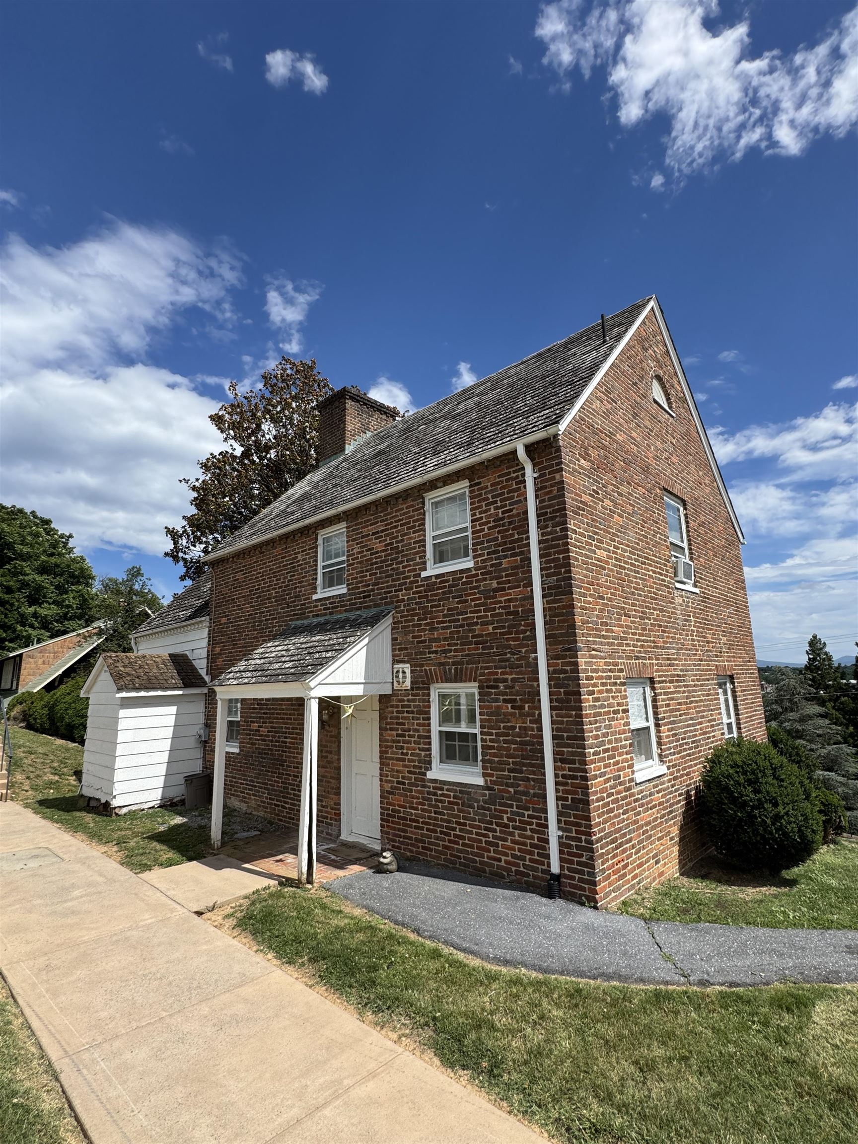249 SYCAMORE ST, STAUNTON, Virginia 24401, 4 Bedrooms Bedrooms, ,2 BathroomsBathrooms,Residential,Scott House,249 SYCAMORE ST,679216 MLS # 679216