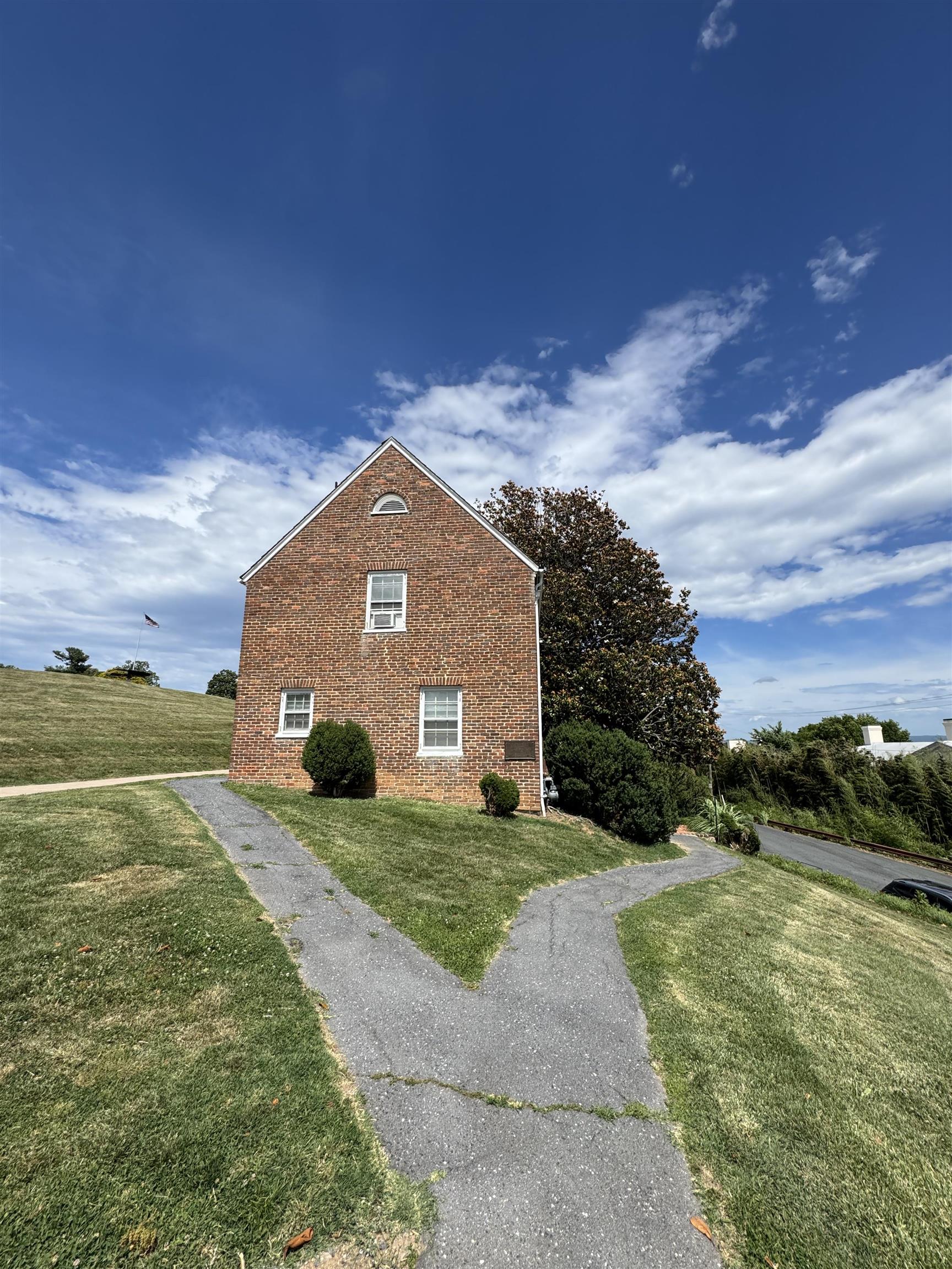 249 SYCAMORE ST, STAUNTON, Virginia 24401, 4 Bedrooms Bedrooms, ,2 BathroomsBathrooms,Residential,Scott House,249 SYCAMORE ST,679216 MLS # 679216 249 SYCAMORE ST, STAUNTON, Virginia 24401, 4 Bedrooms Bedrooms, ,2 BathroomsBathrooms,Residential,Scott House,249 SYCAMORE ST,679216 MLS # 679216
