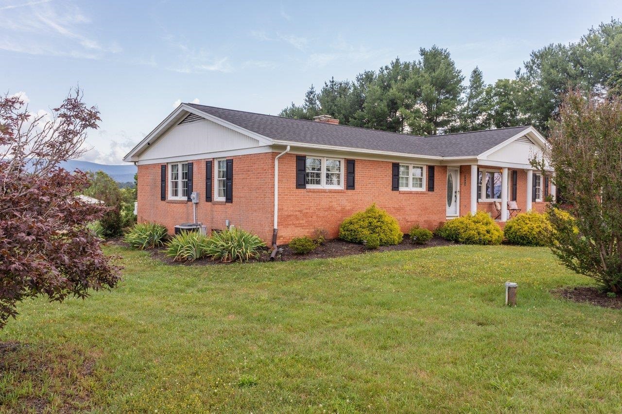 3604 WAVERLY HEIGHTS, ELKTON, Virginia 22827, 3 Bedrooms Bedrooms, ,2 BathroomsBathrooms,Residential,3604 WAVERLY HEIGHTS,679218 MLS # 679218 3604 WAVERLY HEIGHTS, ELKTON, Virginia 22827, 3 Bedrooms Bedrooms, ,2 BathroomsBathrooms,Residential,3604 WAVERLY HEIGHTS,679218 MLS # 679218