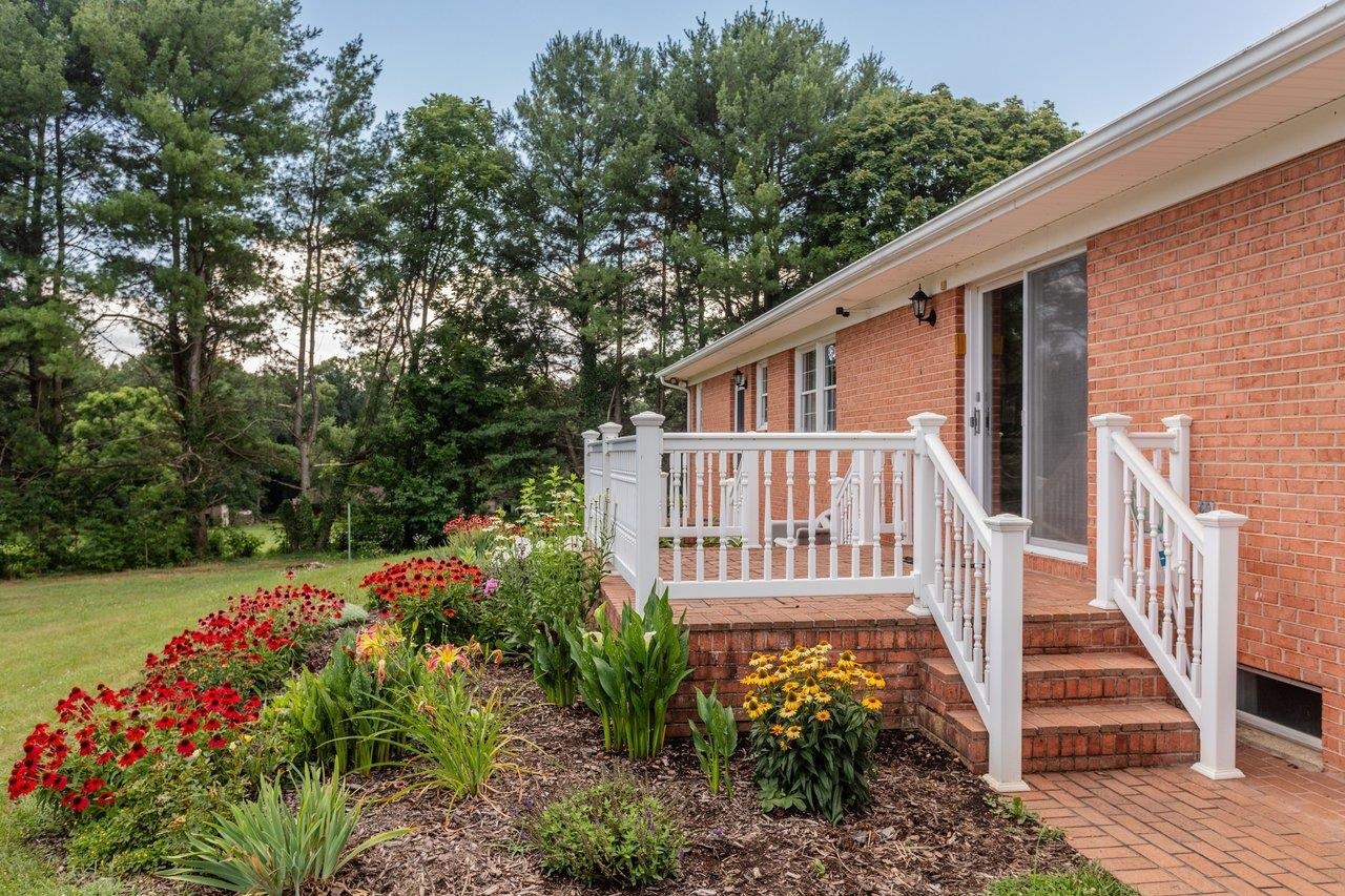 3604 WAVERLY HEIGHTS, ELKTON, Virginia 22827, 3 Bedrooms Bedrooms, ,2 BathroomsBathrooms,Residential,3604 WAVERLY HEIGHTS,679218 MLS # 679218 3604 WAVERLY HEIGHTS, ELKTON, Virginia 22827, 3 Bedrooms Bedrooms, ,2 BathroomsBathrooms,Residential,3604 WAVERLY HEIGHTS,679218 MLS # 679218