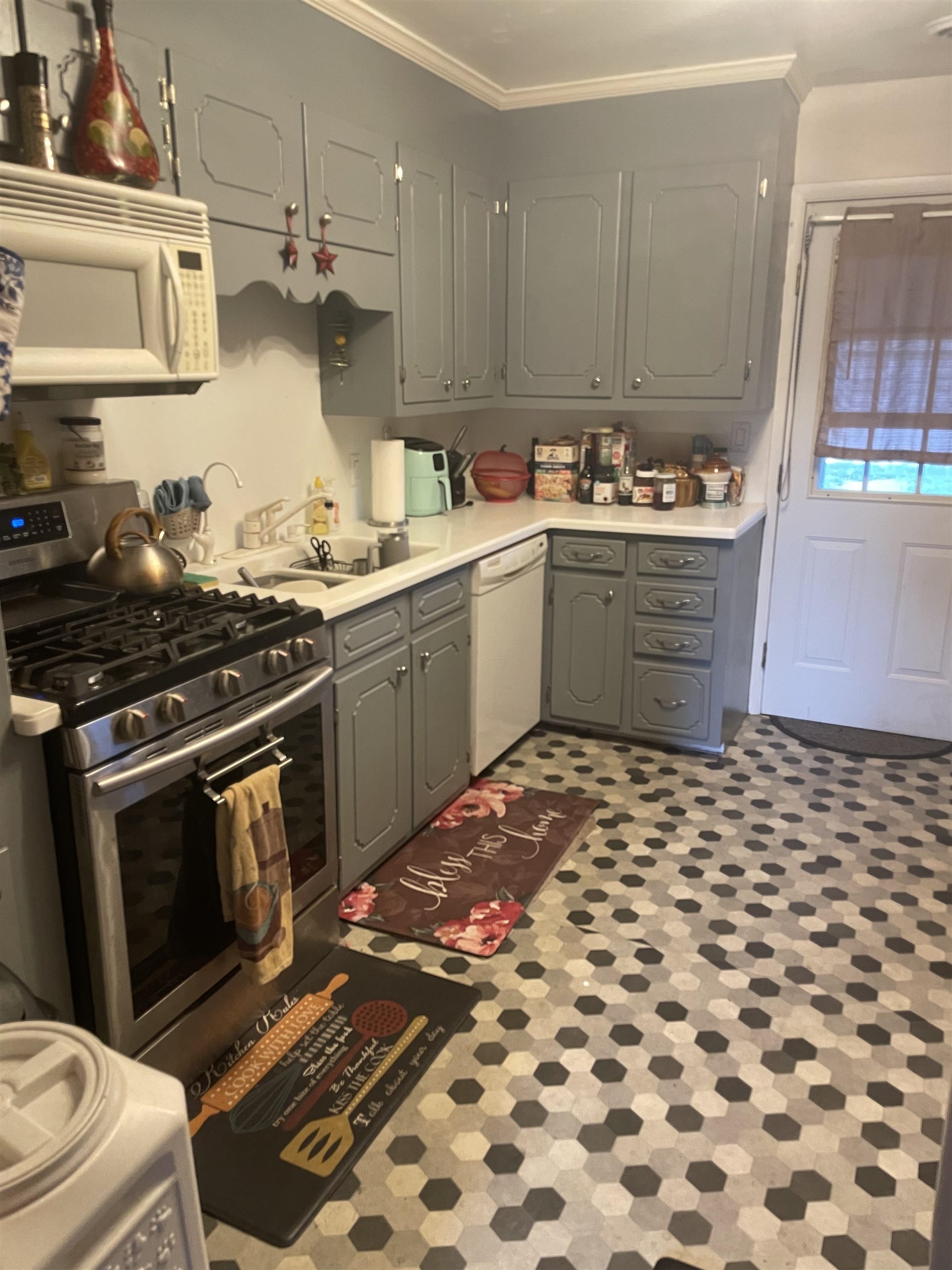 420 S LAUREL AVE, WAYNESBORO, Virginia 22980, 3 Bedrooms Bedrooms, ,2 BathroomsBathrooms,Residential,420 S LAUREL AVE,679219 MLS # 679219 420 S LAUREL AVE, WAYNESBORO, Virginia 22980, 3 Bedrooms Bedrooms, ,2 BathroomsBathrooms,Residential,420 S LAUREL AVE,679219 MLS # 679219