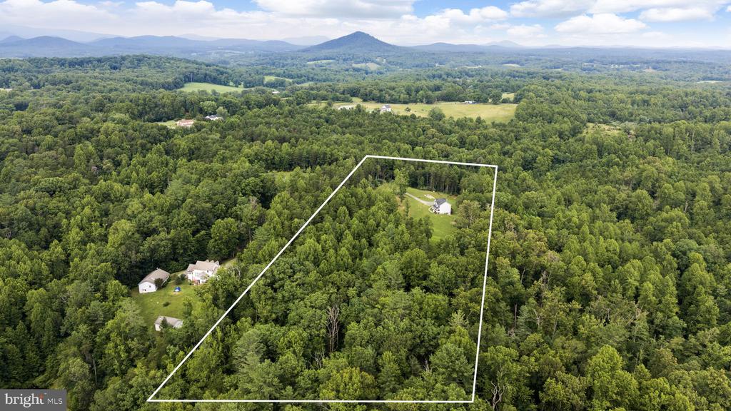 7035 SNAPPERS TRL, CASTLETON, Virginia 22716, 3 Bedrooms Bedrooms, ,2 BathroomsBathrooms,Residential,7035 SNAPPERS TRL,VACU2014134 MLS # VACU2014134 7035 SNAPPERS TRL, CASTLETON, Virginia 22716, 3 Bedrooms Bedrooms, ,2 BathroomsBathrooms,Residential,7035 SNAPPERS TRL,VACU2014134 MLS # VACU2014134