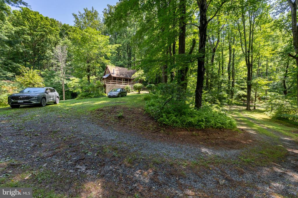 101 MIDDLE RIVER RIDGE ROAD, STANARDSVILLE, Virginia 22973, 3 Bedrooms Bedrooms, ,1 BathroomBathrooms,Residential,101 MIDDLE RIVER RIDGE ROAD,VAMA2002832 MLS # VAMA2002832