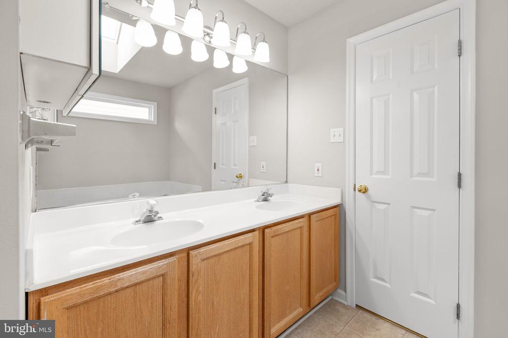 11513 ABINGDON CT, FREDERICKSBURG, Virginia 22407, 4 Bedrooms Bedrooms, ,2 BathroomsBathrooms,Residential,11513 ABINGDON CT,VASP2043142 MLS # VASP2043142 11513 ABINGDON CT, FREDERICKSBURG, Virginia 22407, 4 Bedrooms Bedrooms, ,2 BathroomsBathrooms,Residential,11513 ABINGDON CT,VASP2043142 MLS # VASP2043142