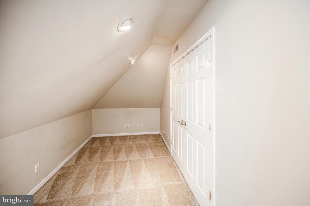 403 GOLD VALLEY RD, LOCUST GROVE, Virginia 22508, 4 Bedrooms Bedrooms, ,3 BathroomsBathrooms,Residential,403 GOLD VALLEY RD,VAOR2014674 MLS # VAOR2014674 403 GOLD VALLEY RD, LOCUST GROVE, Virginia 22508, 4 Bedrooms Bedrooms, ,3 BathroomsBathrooms,Residential,403 GOLD VALLEY RD,VAOR2014674 MLS # VAOR2014674