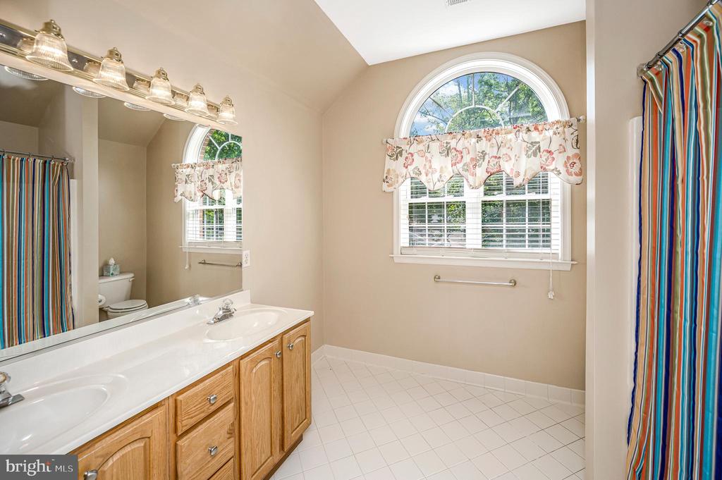 403 GOLD VALLEY RD, LOCUST GROVE, Virginia 22508, 4 Bedrooms Bedrooms, ,3 BathroomsBathrooms,Residential,403 GOLD VALLEY RD,VAOR2014674 MLS # VAOR2014674 403 GOLD VALLEY RD, LOCUST GROVE, Virginia 22508, 4 Bedrooms Bedrooms, ,3 BathroomsBathrooms,Residential,403 GOLD VALLEY RD,VAOR2014674 MLS # VAOR2014674