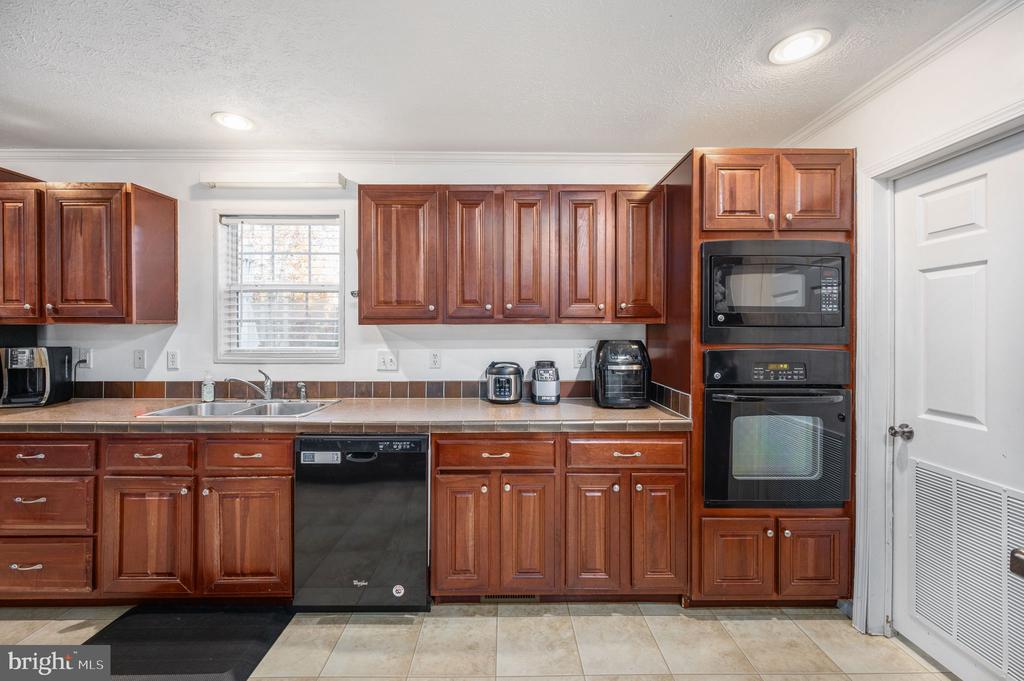 10325 MILL POND RD, SPOTSYLVANIA, Virginia 22551, 3 Bedrooms Bedrooms, ,2 BathroomsBathrooms,Residential,10325 MILL POND RD,VASP2043584 MLS # VASP2043584 10325 MILL POND RD, SPOTSYLVANIA, Virginia 22551, 3 Bedrooms Bedrooms, ,2 BathroomsBathrooms,Residential,10325 MILL POND RD,VASP2043584 MLS # VASP2043584