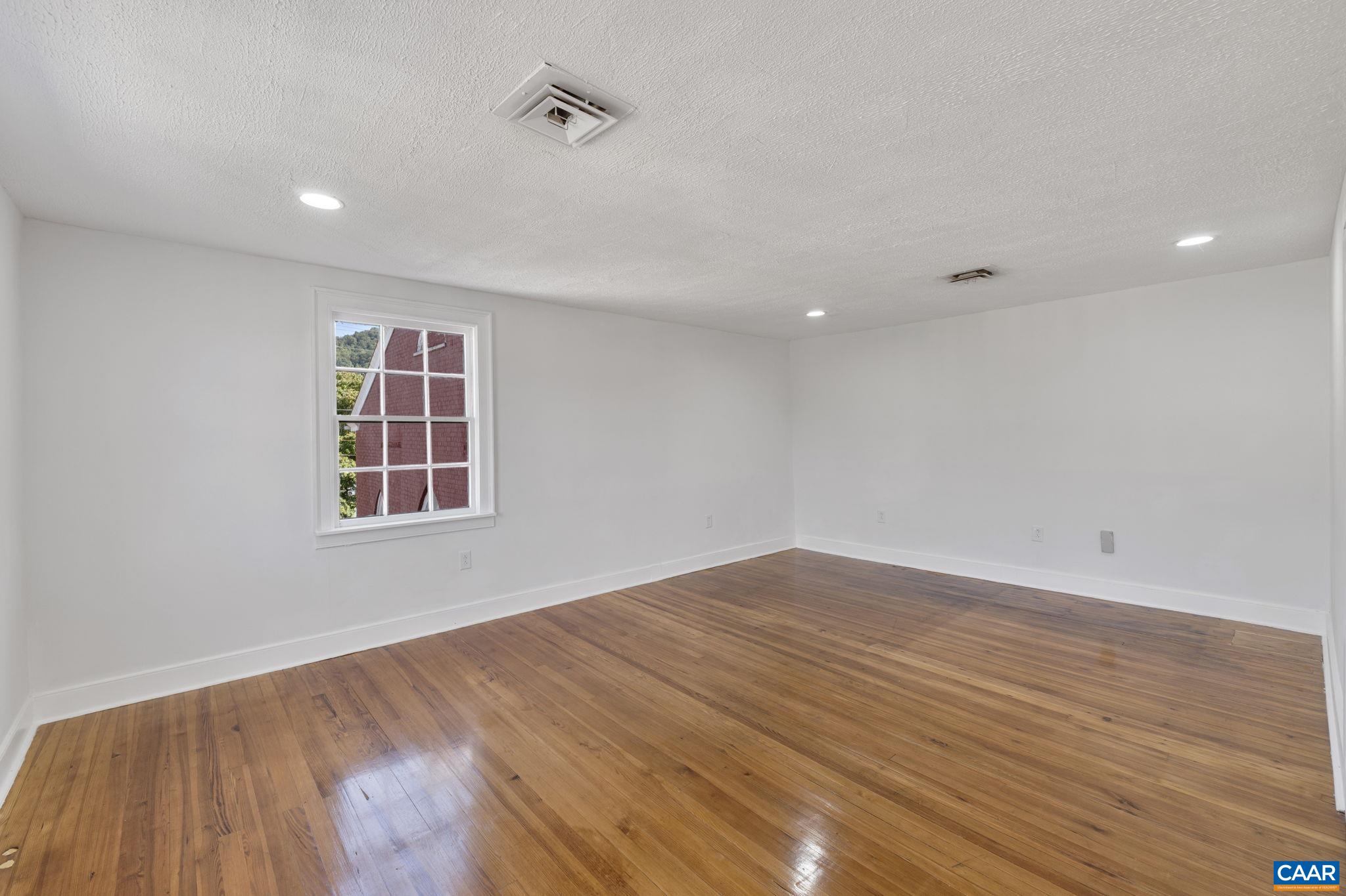 622 FRONT ST, LOVINGSTON, Virginia 22949, 3 Bedrooms Bedrooms, ,2 BathroomsBathrooms,Residential,622 FRONT ST,668677 MLS # 668677