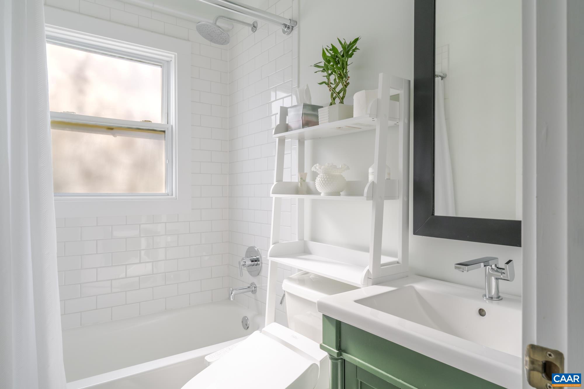 216 PALATINE AVE, CHARLOTTESVILLE, Virginia 22902, 2 Bedrooms Bedrooms, ,1 BathroomBathrooms,Residential,216 PALATINE AVE,679229 MLS # 679229 216 PALATINE AVE, CHARLOTTESVILLE, Virginia 22902, 2 Bedrooms Bedrooms, ,1 BathroomBathrooms,Residential,216 PALATINE AVE,679229 MLS # 679229