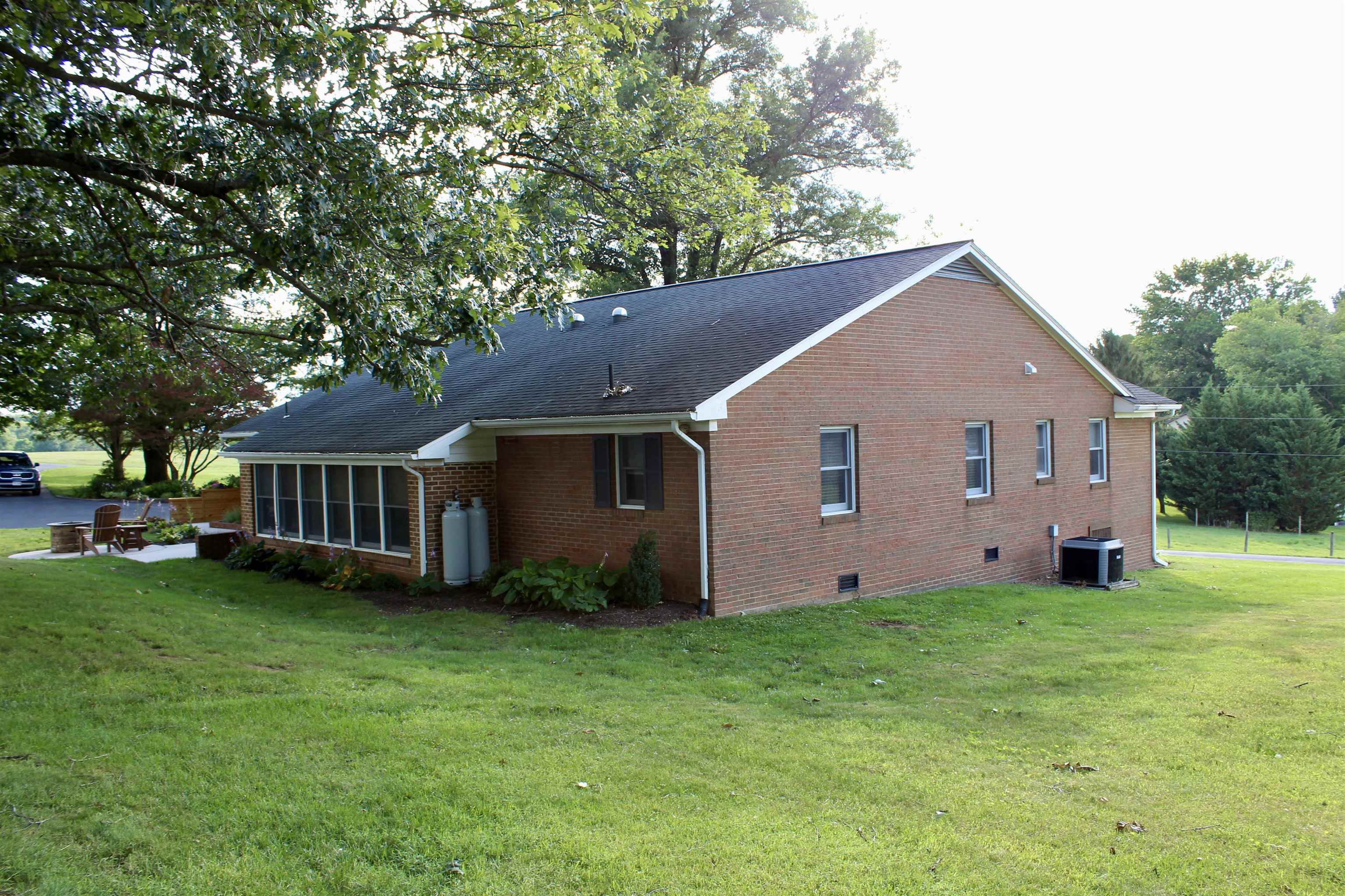 9201 CENTERVILLE RD, BRIDGEWATER, Virginia 22812, 3 Bedrooms Bedrooms, ,2 BathroomsBathrooms,Residential,9201 CENTERVILLE RD,679231 MLS # 679231