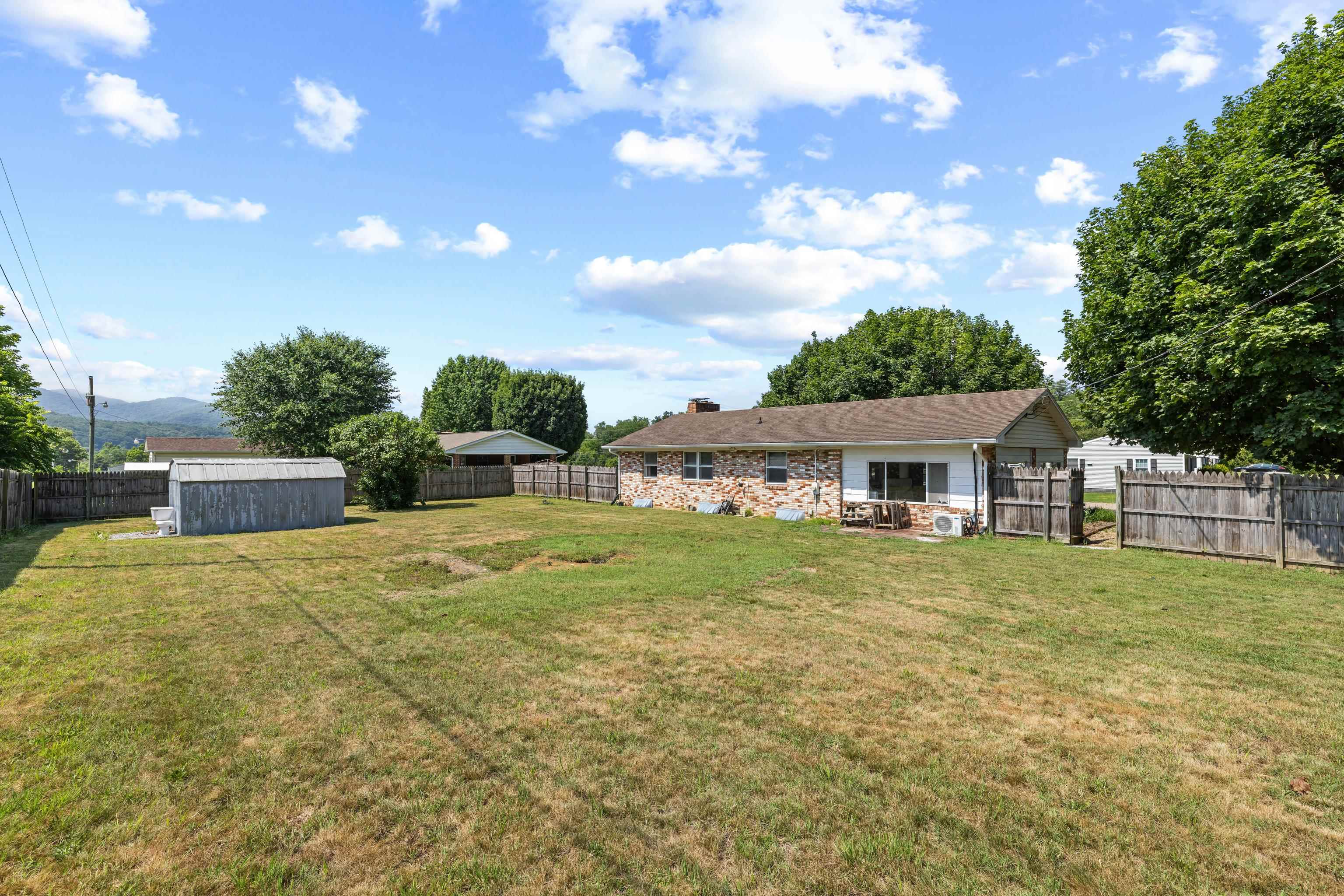 903 6TH ST, ELKTON, Virginia 22827, 3 Bedrooms Bedrooms, ,1 BathroomBathrooms,Residential,903 6TH ST,679244 MLS # 679244 903 6TH ST, ELKTON, Virginia 22827, 3 Bedrooms Bedrooms, ,1 BathroomBathrooms,Residential,903 6TH ST,679244 MLS # 679244