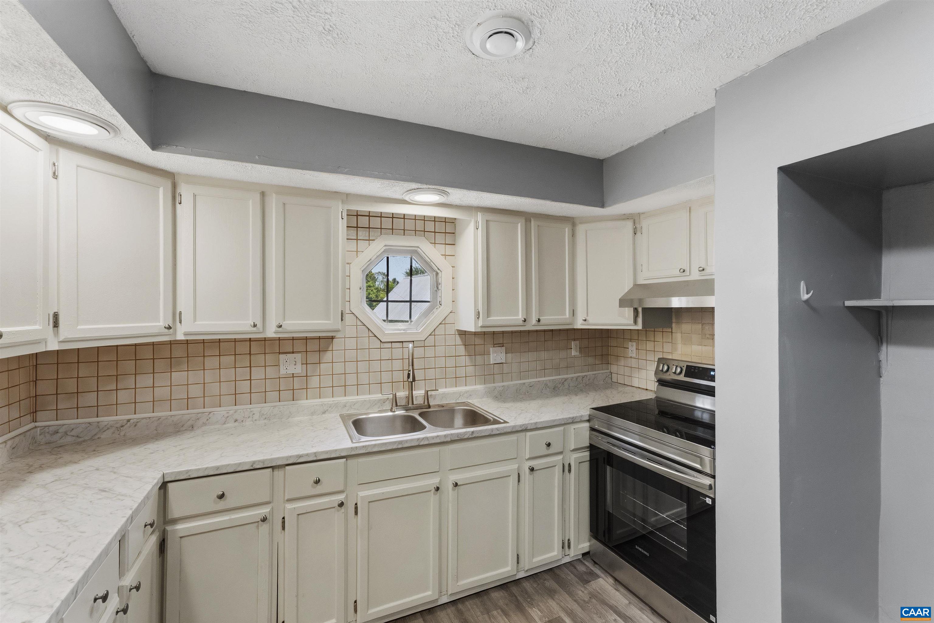 28 HUNTERS LN, DILLWYN, Virginia 23936, 4 Bedrooms Bedrooms, ,2 BathroomsBathrooms,Residential,28 Hunters Ln,28 HUNTERS LN,679256 MLS # 679256 28 HUNTERS LN, DILLWYN, Virginia 23936, 4 Bedrooms Bedrooms, ,2 BathroomsBathrooms,Residential,28 Hunters Ln,28 HUNTERS LN,679256 MLS # 679256