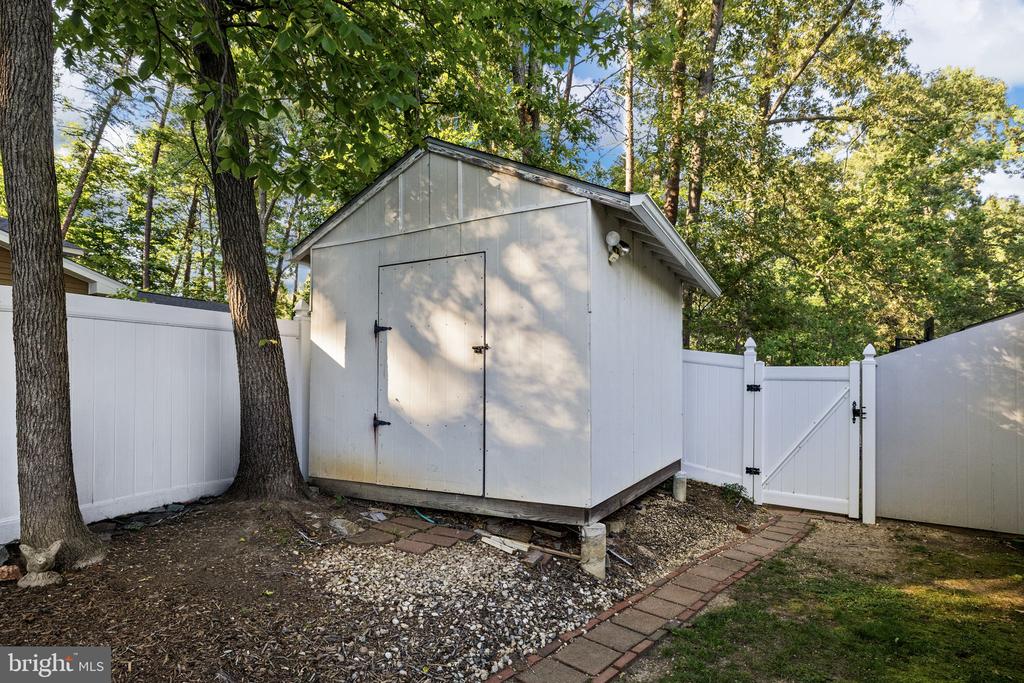 8 POND CIR, FREDERICKSBURG, Virginia 22407, 4 Bedrooms Bedrooms, ,2 BathroomsBathrooms,Residential,BREEZEWOOD,8 POND CIR,VASP2043234 MLS # VASP2043234 8 POND CIR, FREDERICKSBURG, Virginia 22407, 4 Bedrooms Bedrooms, ,2 BathroomsBathrooms,Residential,BREEZEWOOD,8 POND CIR,VASP2043234 MLS # VASP2043234