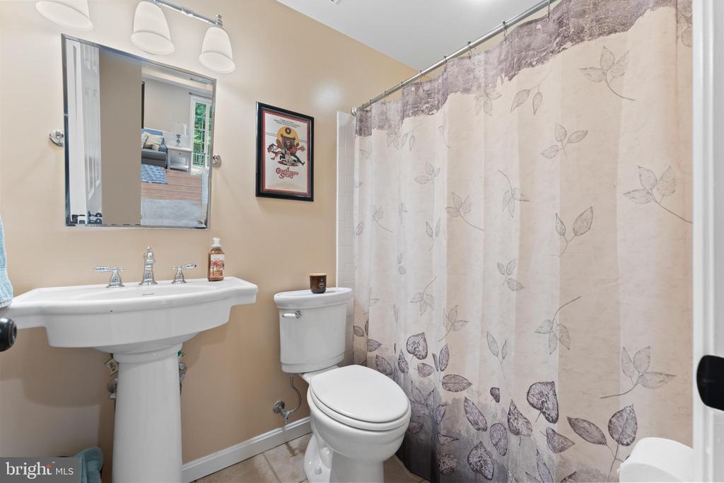9901 ASHMEADE CT, FREDERICKSBURG, Virginia 22407, 5 Bedrooms Bedrooms, ,3 BathroomsBathrooms,Residential,FOX POINT HOA,9901 ASHMEADE CT,VASP2043566 MLS # VASP2043566 9901 ASHMEADE CT, FREDERICKSBURG, Virginia 22407, 5 Bedrooms Bedrooms, ,3 BathroomsBathrooms,Residential,FOX POINT HOA,9901 ASHMEADE CT,VASP2043566 MLS # VASP2043566