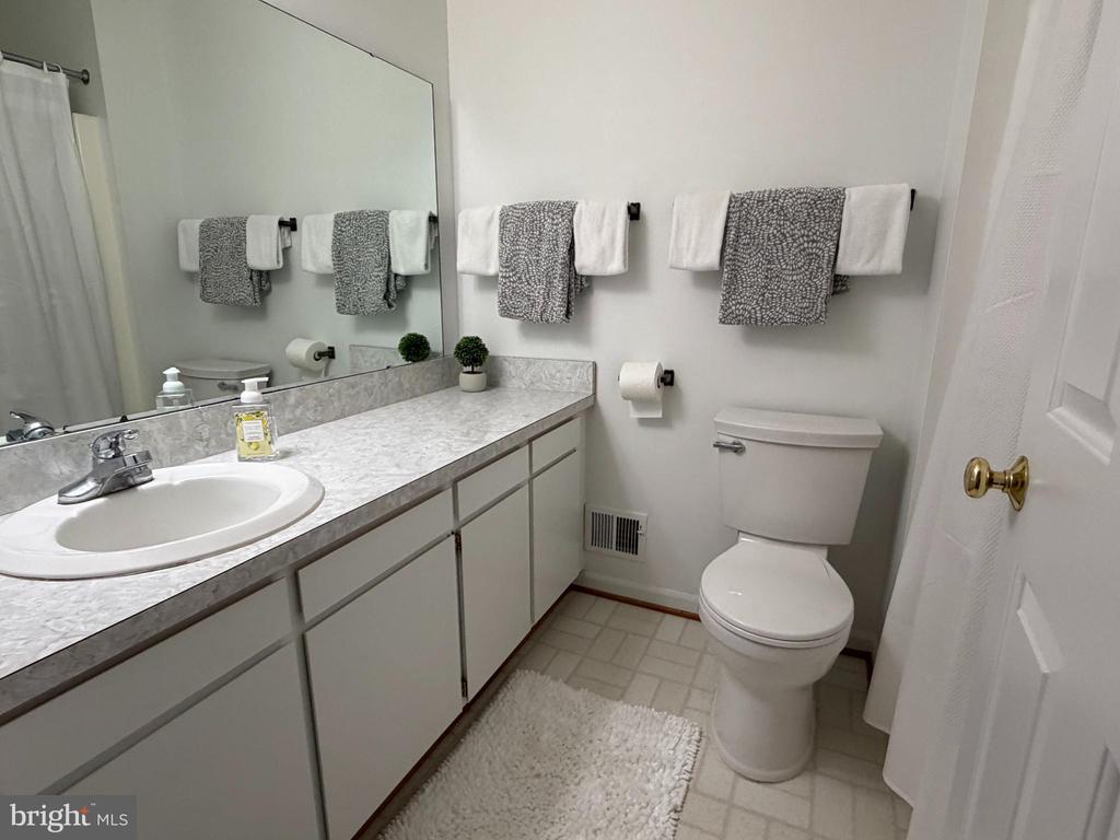 7386 STUART, WARRENTON, Virginia 20187, 5 Bedrooms Bedrooms, ,3 BathroomsBathrooms,Residential,7386 STUART,VAFQ2022744 MLS # VAFQ2022744 7386 STUART, WARRENTON, Virginia 20187, 5 Bedrooms Bedrooms, ,3 BathroomsBathrooms,Residential,7386 STUART,VAFQ2022744 MLS # VAFQ2022744
