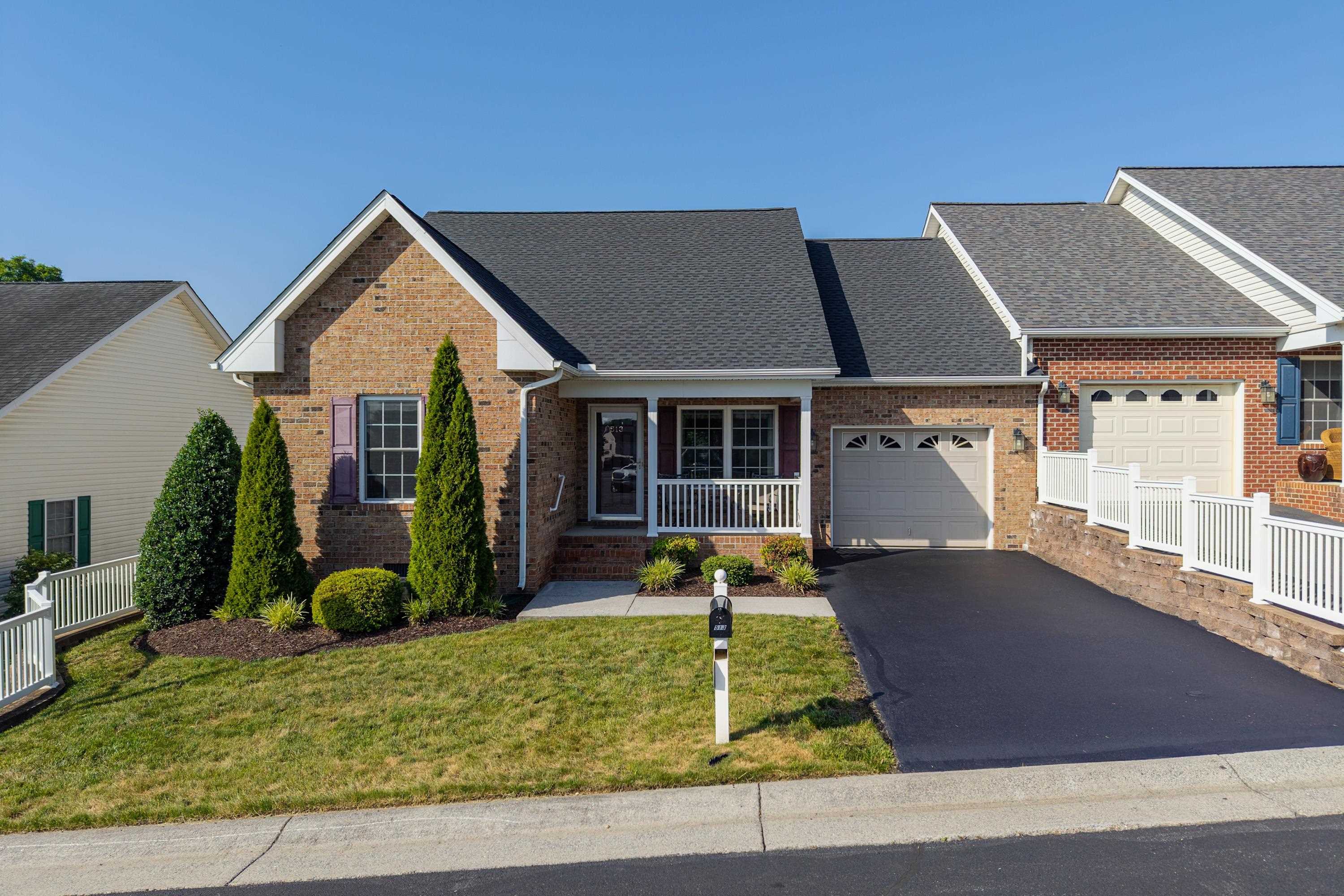 513 HICKORY GROVE CIR, HARRISONBURG, Virginia 22801, 3 Bedrooms Bedrooms, ,2 BathroomsBathrooms,Residential,513 HICKORY GROVE CIR,679258 MLS # 679258