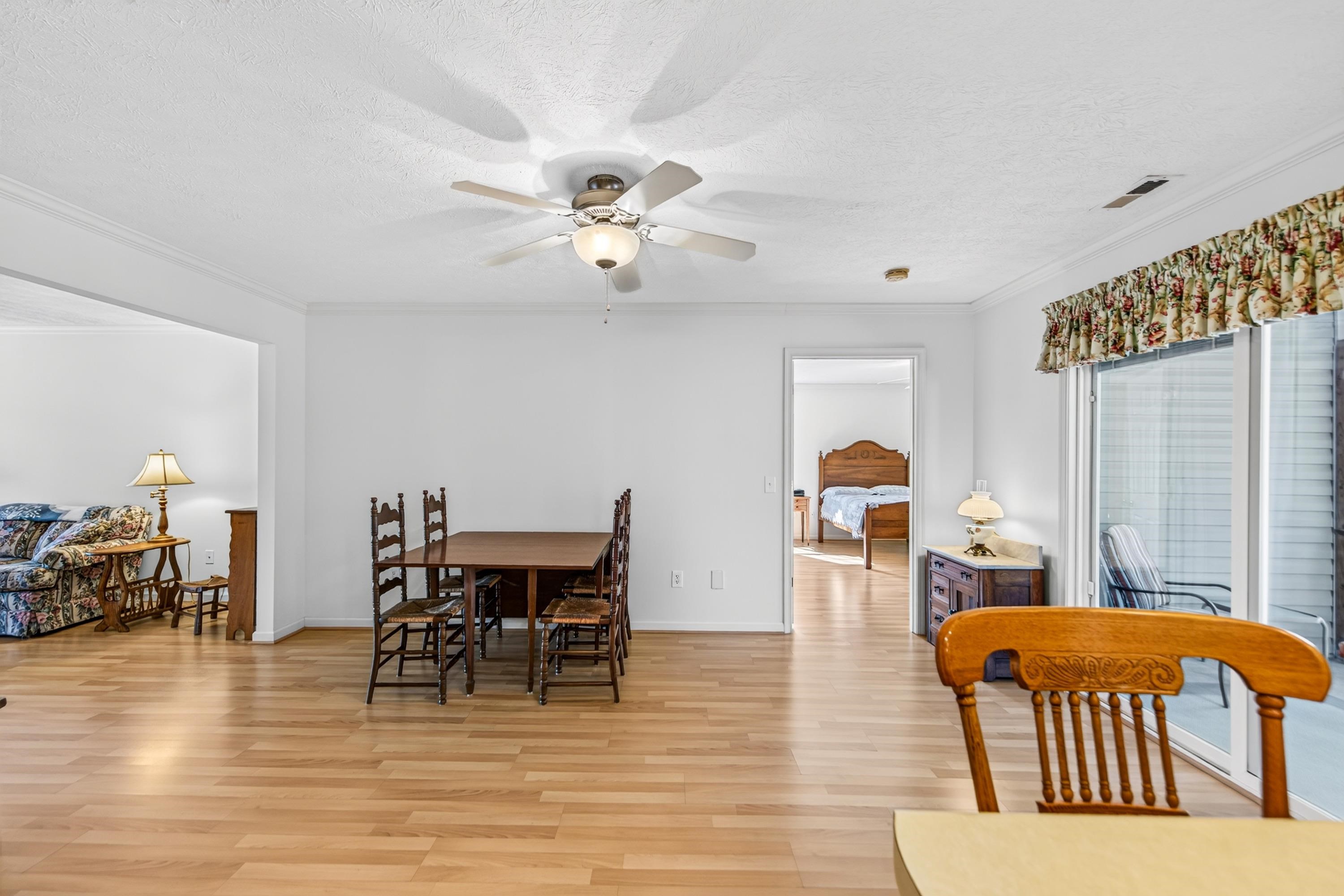 513 HICKORY GROVE CIR, HARRISONBURG, Virginia 22801, 3 Bedrooms Bedrooms, ,2 BathroomsBathrooms,Residential,513 HICKORY GROVE CIR,679258 MLS # 679258