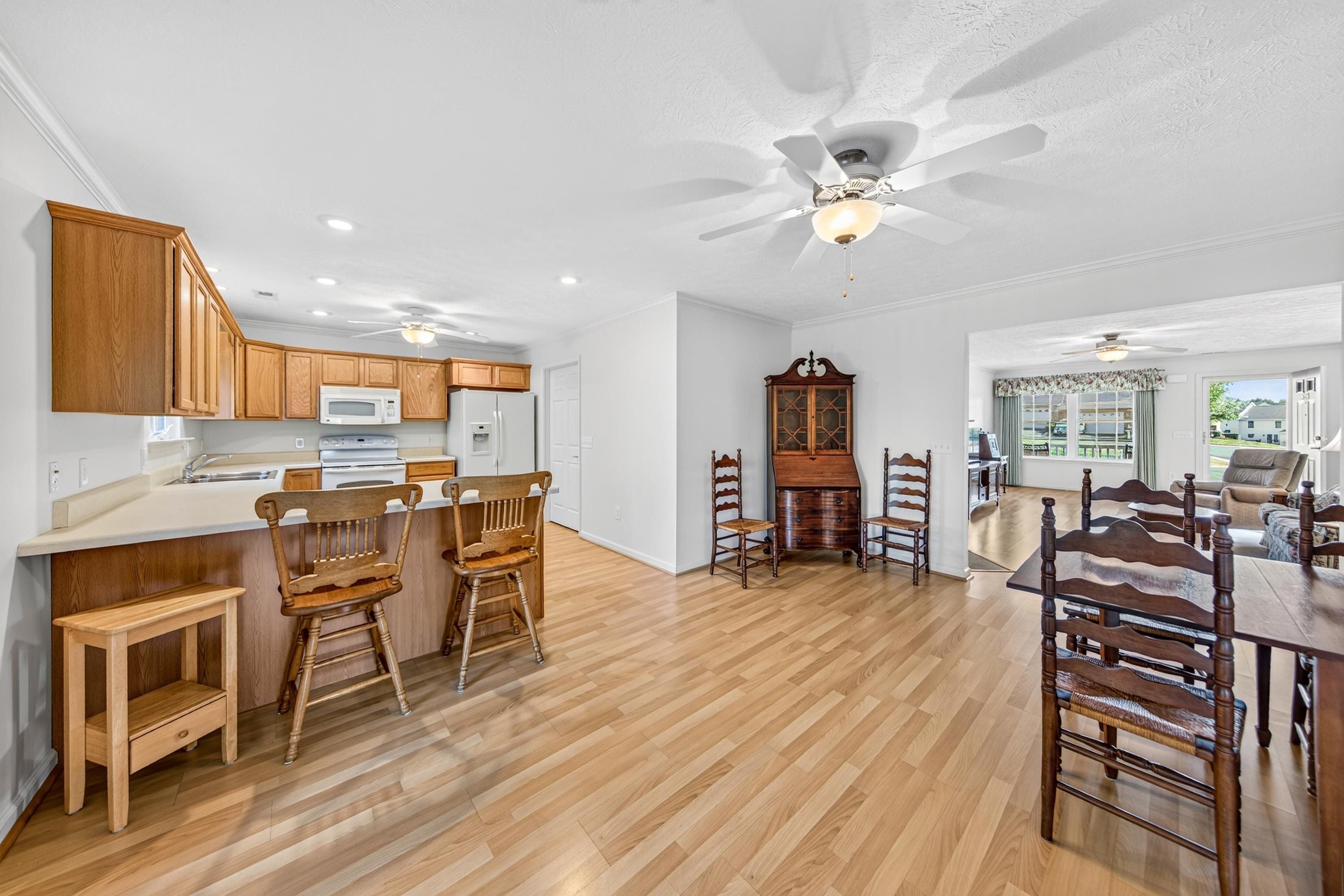 513 HICKORY GROVE CIR, HARRISONBURG, Virginia 22801, 3 Bedrooms Bedrooms, ,2 BathroomsBathrooms,Residential,513 HICKORY GROVE CIR,679258 MLS # 679258