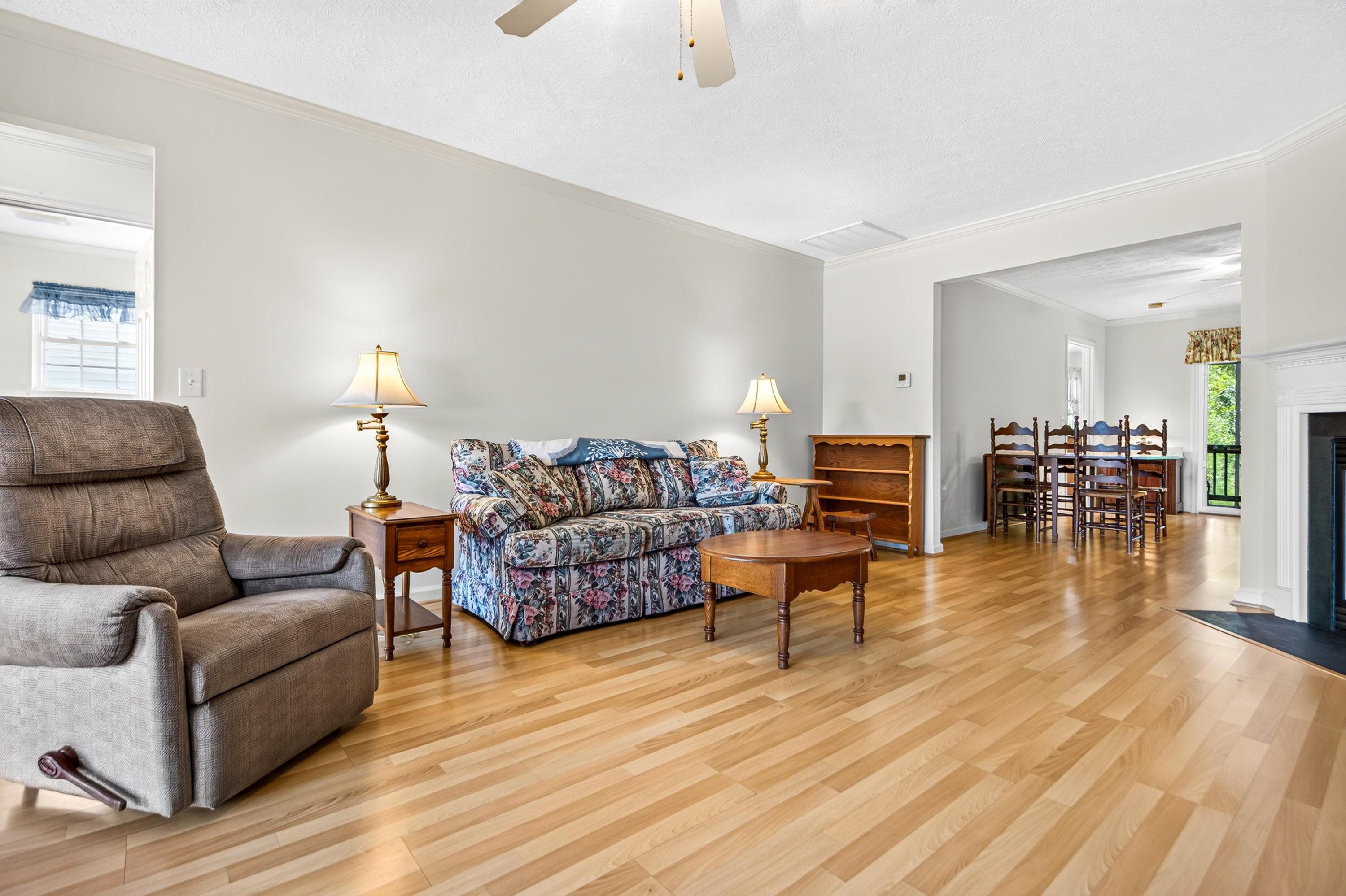 513 HICKORY GROVE CIR, HARRISONBURG, Virginia 22801, 3 Bedrooms Bedrooms, ,2 BathroomsBathrooms,Residential,513 HICKORY GROVE CIR,679258 MLS # 679258