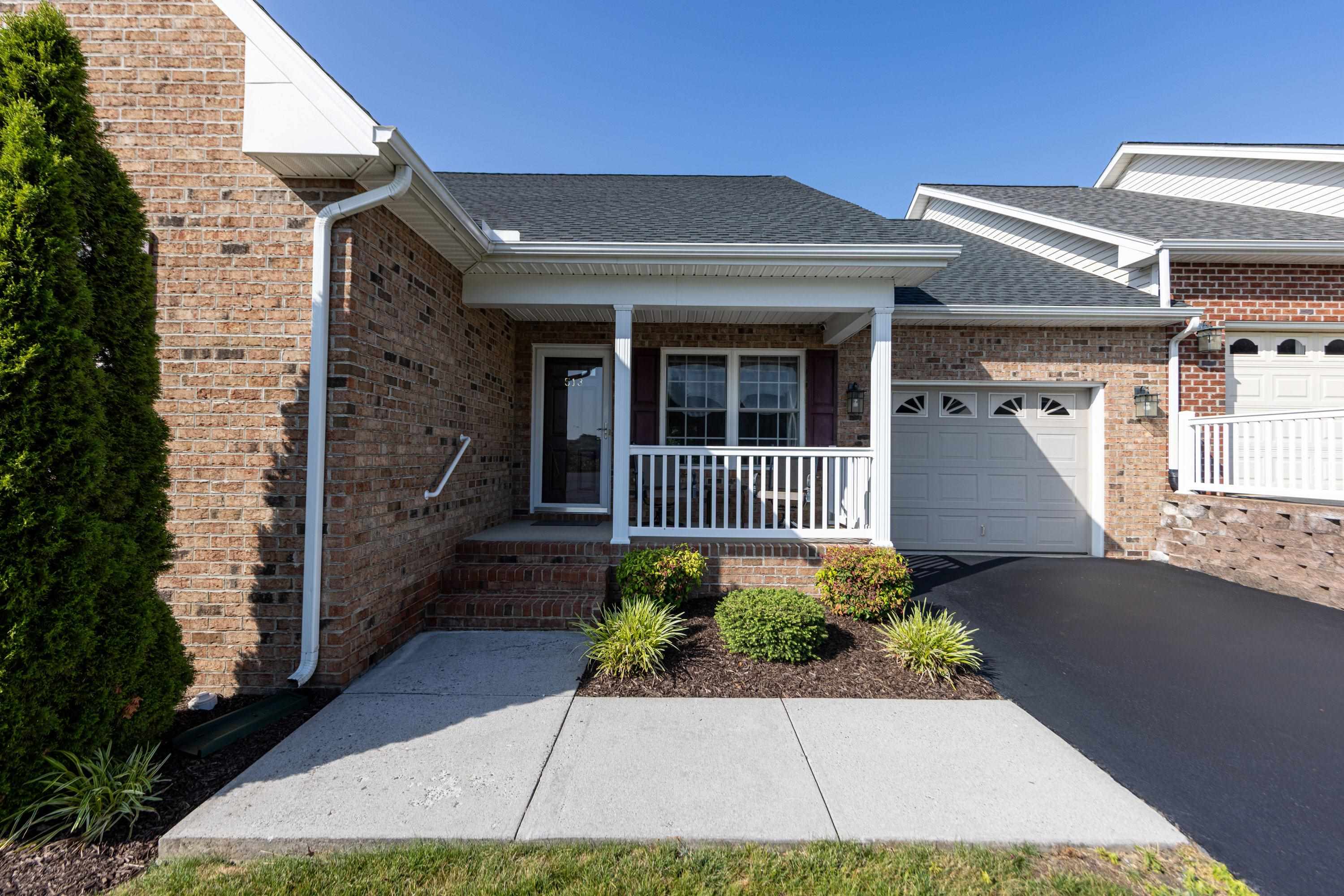 513 HICKORY GROVE CIR, HARRISONBURG, Virginia 22801, 3 Bedrooms Bedrooms, ,2 BathroomsBathrooms,Residential,513 HICKORY GROVE CIR,679258 MLS # 679258