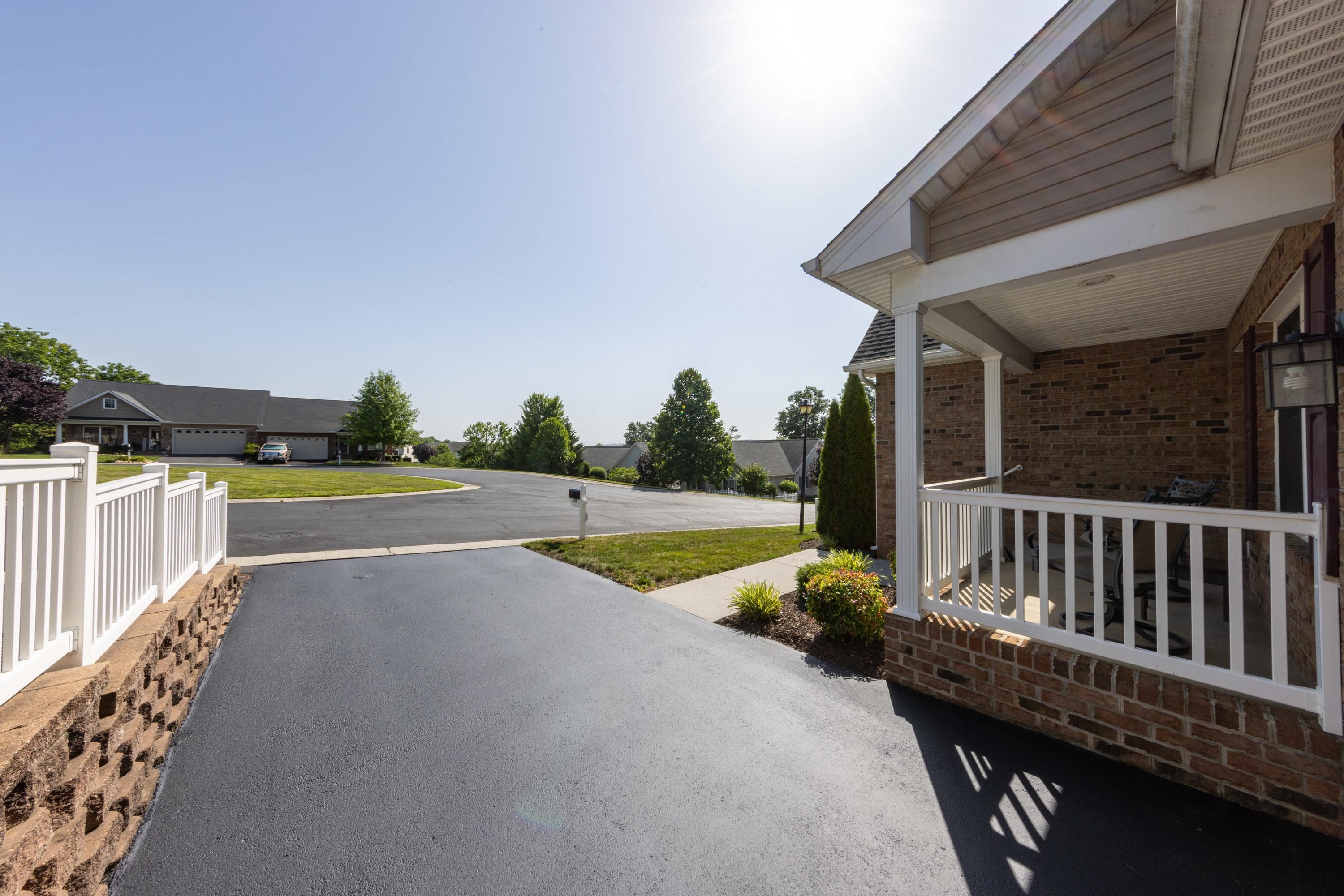 513 HICKORY GROVE CIR, HARRISONBURG, Virginia 22801, 3 Bedrooms Bedrooms, ,2 BathroomsBathrooms,Residential,513 HICKORY GROVE CIR,679258 MLS # 679258