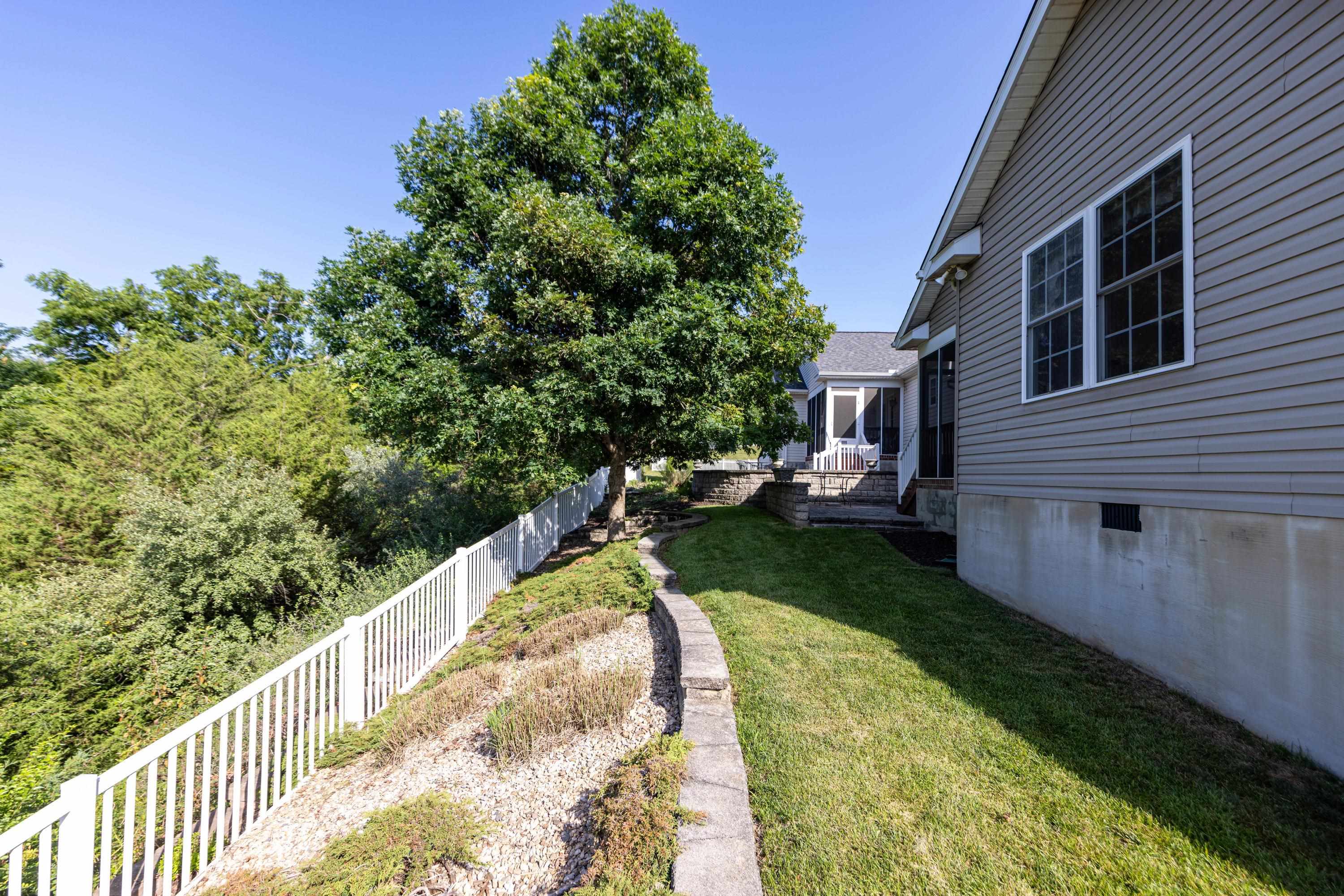 513 HICKORY GROVE CIR, HARRISONBURG, Virginia 22801, 3 Bedrooms Bedrooms, ,2 BathroomsBathrooms,Residential,513 HICKORY GROVE CIR,679258 MLS # 679258