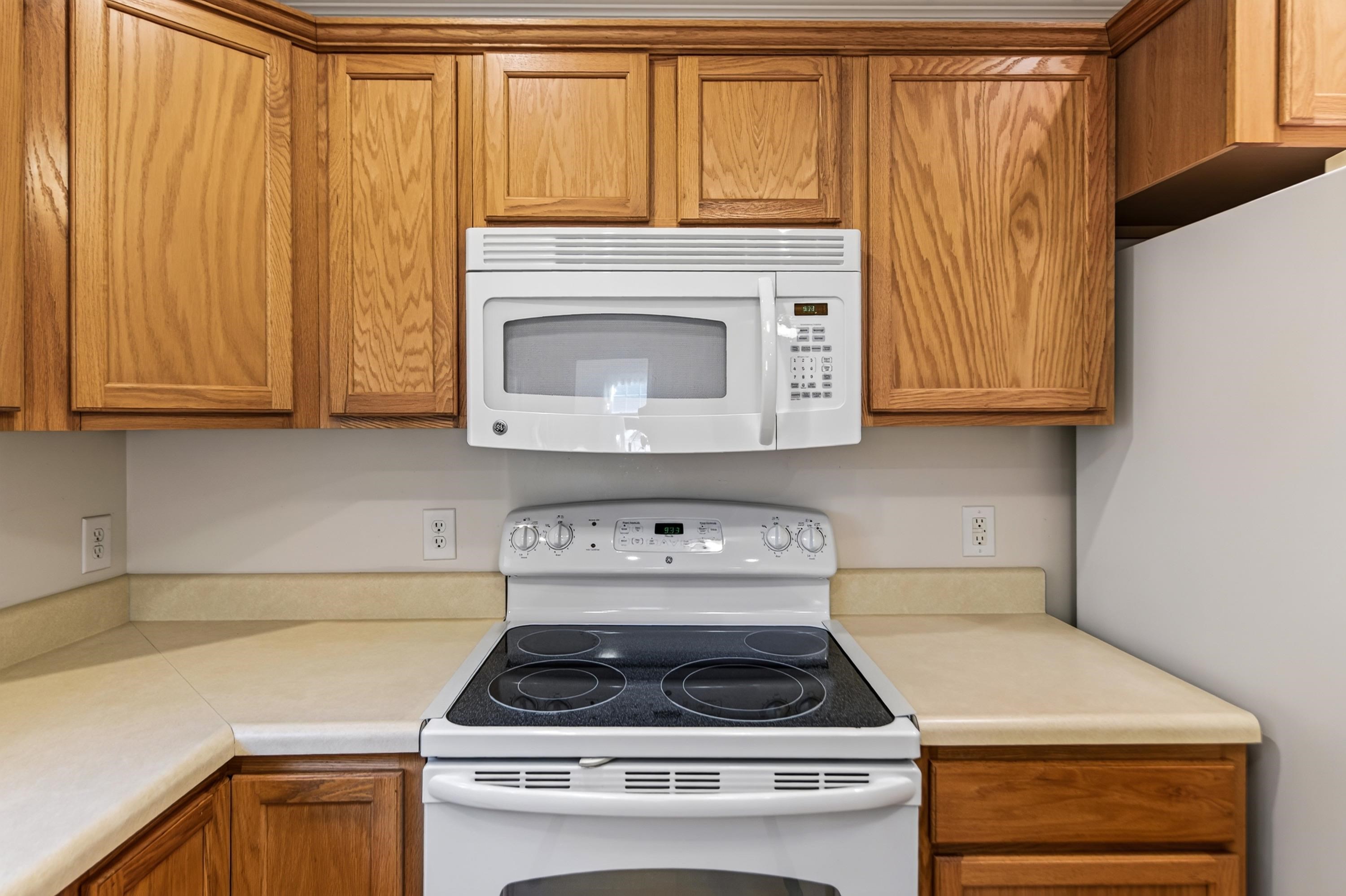 513 HICKORY GROVE CIR, HARRISONBURG, Virginia 22801, 3 Bedrooms Bedrooms, ,2 BathroomsBathrooms,Residential,513 HICKORY GROVE CIR,679258 MLS # 679258