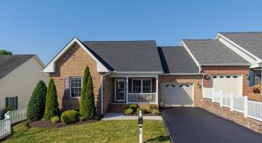 513 HICKORY GROVE CIR, HARRISONBURG, Virginia 22801, 3 Bedrooms Bedrooms, ,2 BathroomsBathrooms,Residential,513 HICKORY GROVE CIR,679258 MLS # 679258
