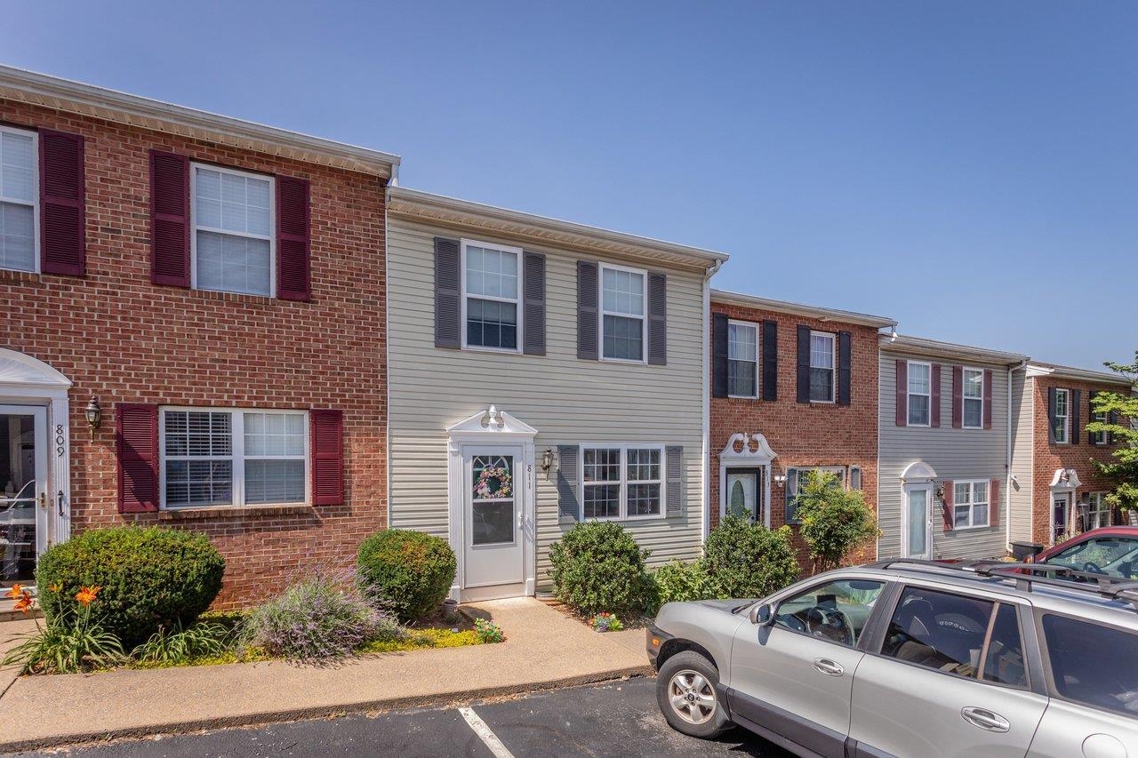 811 NORTHFIELD CT, HARRISONBURG, Virginia 22802, 3 Bedrooms Bedrooms, ,1 BathroomBathrooms,Residential,811 NORTHFIELD CT,679262 MLS # 679262 811 NORTHFIELD CT, HARRISONBURG, Virginia 22802, 3 Bedrooms Bedrooms, ,1 BathroomBathrooms,Residential,811 NORTHFIELD CT,679262 MLS # 679262