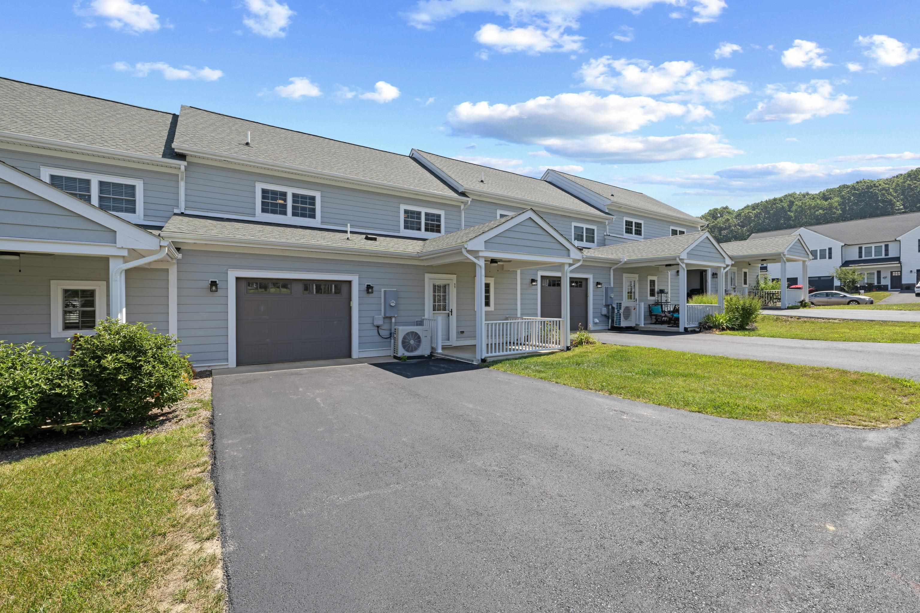 99 WHISPERING OAKS DR, STAUNTON, Virginia 24401, 4 Bedrooms Bedrooms, ,2 BathroomsBathrooms,Residential,99 WHISPERING OAKS DR,679268 MLS # 679268