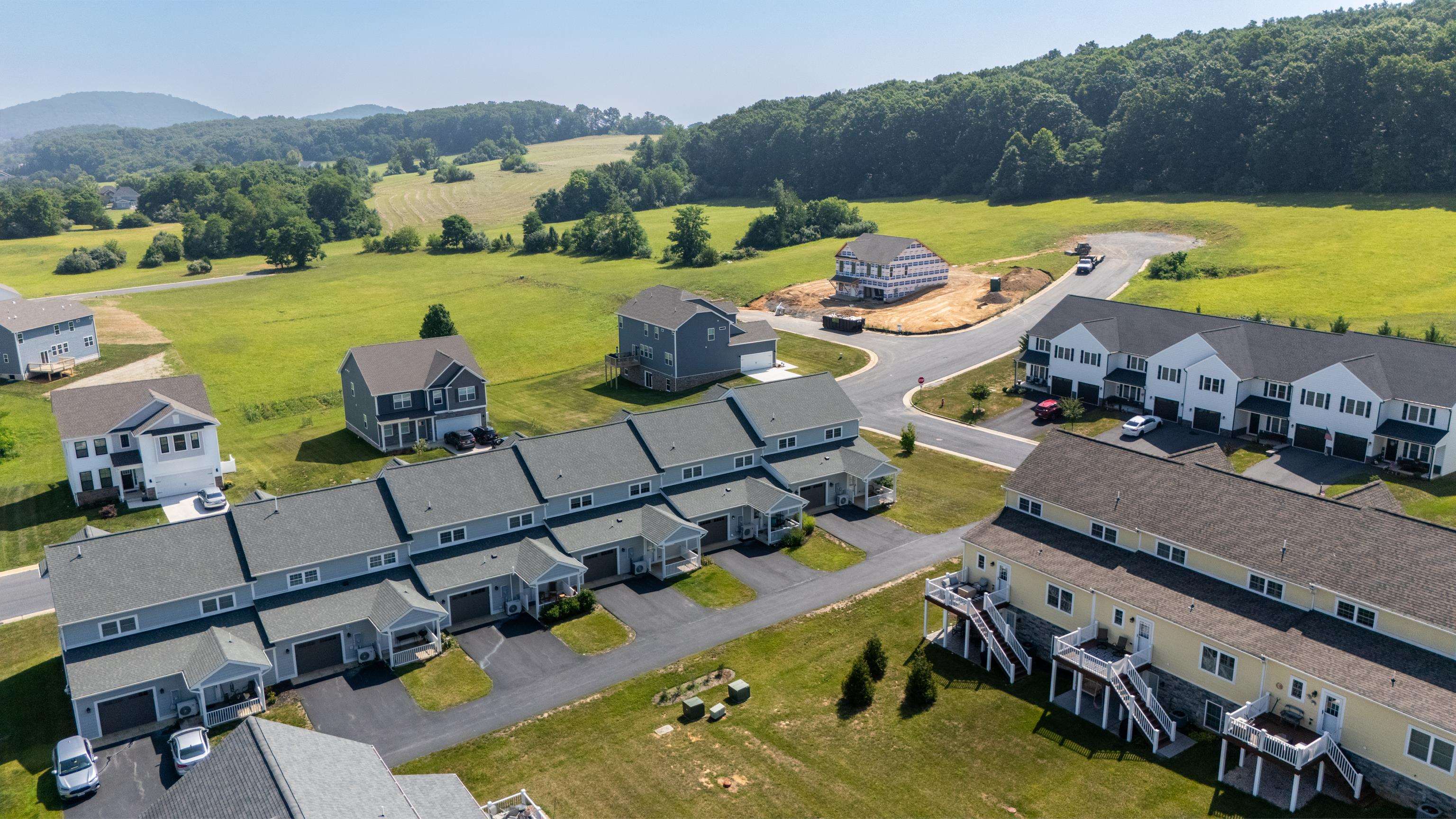 99 WHISPERING OAKS DR, STAUNTON, Virginia 24401, 4 Bedrooms Bedrooms, ,2 BathroomsBathrooms,Residential,99 WHISPERING OAKS DR,679268 MLS # 679268