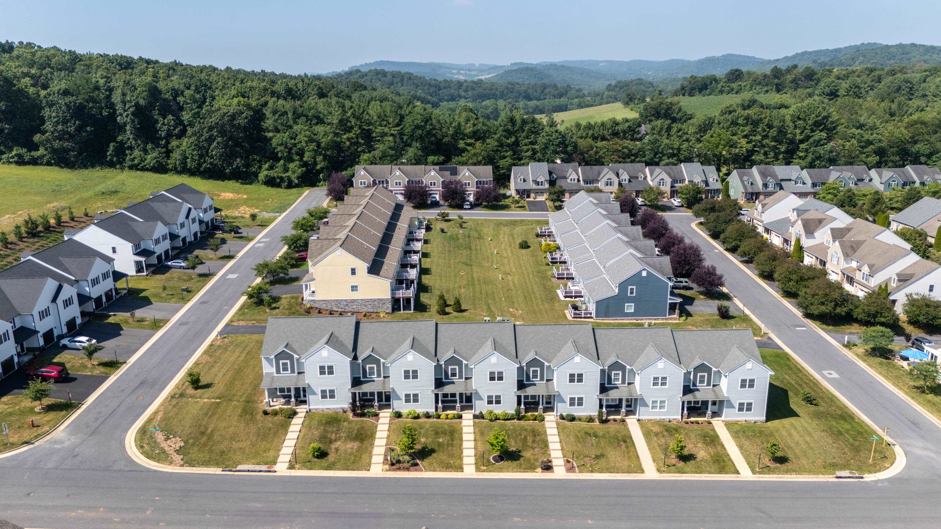 99 WHISPERING OAKS DR, STAUNTON, Virginia 24401, 4 Bedrooms Bedrooms, ,2 BathroomsBathrooms,Residential,99 WHISPERING OAKS DR,679268 MLS # 679268