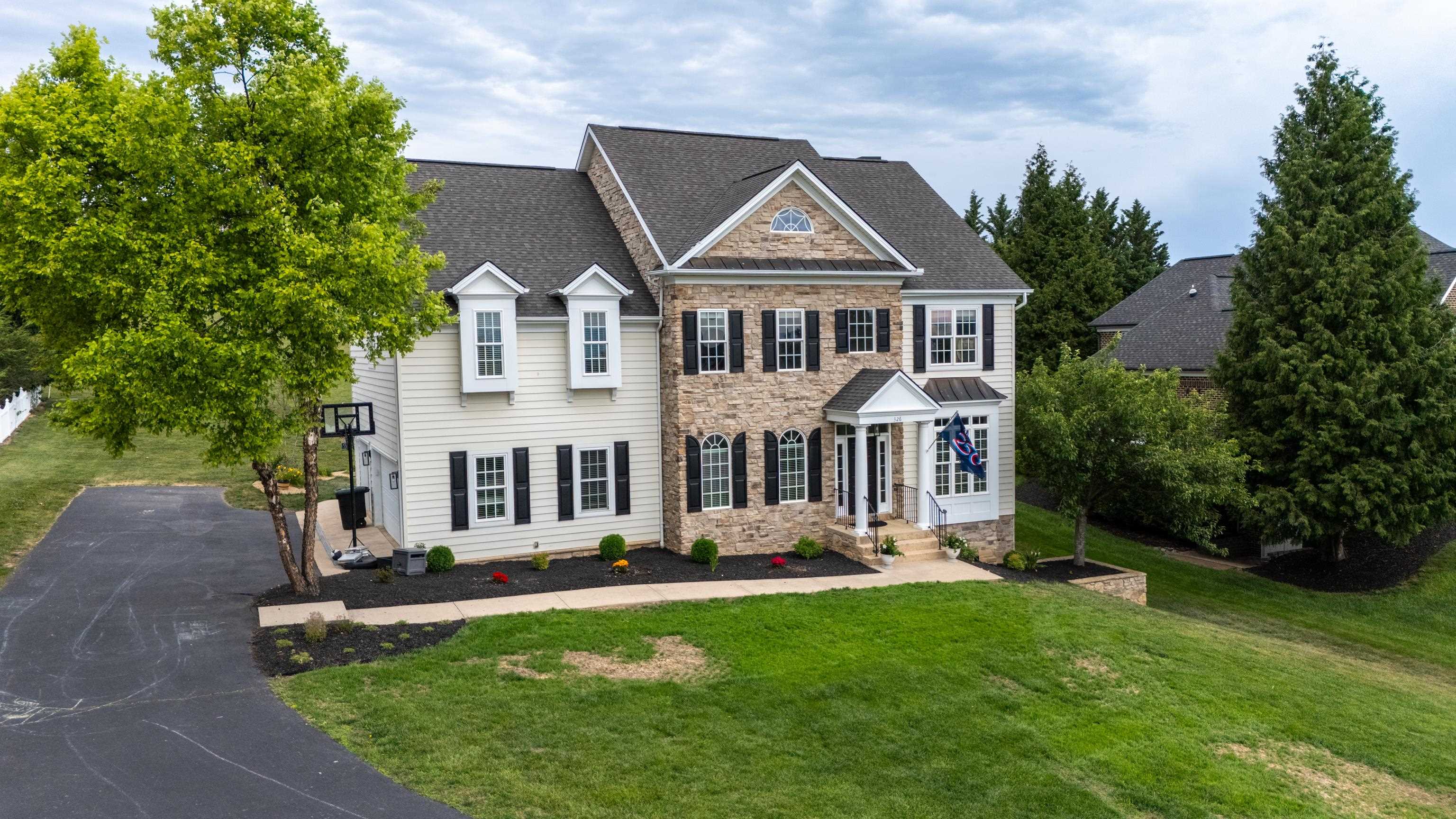 326 CLAREMONT AVE, ROCKINGHAM, Virginia 22801, 5 Bedrooms Bedrooms, ,3 BathroomsBathrooms,Residential,Home Sweet NextHome!,326 CLAREMONT AVE,679269 MLS # 679269 326 CLAREMONT AVE, ROCKINGHAM, Virginia 22801, 5 Bedrooms Bedrooms, ,3 BathroomsBathrooms,Residential,Home Sweet NextHome!,326 CLAREMONT AVE,679269 MLS # 679269