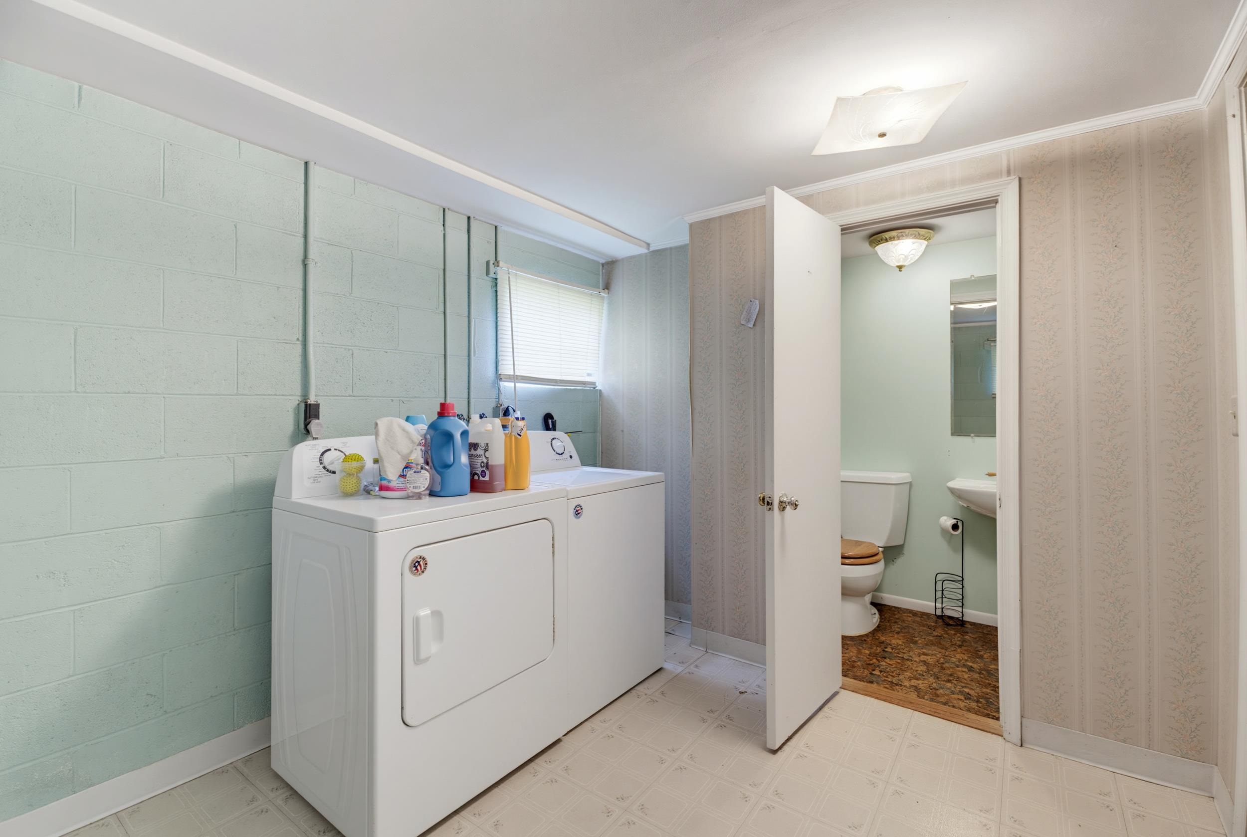 112 BELLVIEW ST, STAUNTON, Virginia 24401, 3 Bedrooms Bedrooms, ,1 BathroomBathrooms,Residential,112 BELLVIEW ST,679278 MLS # 679278