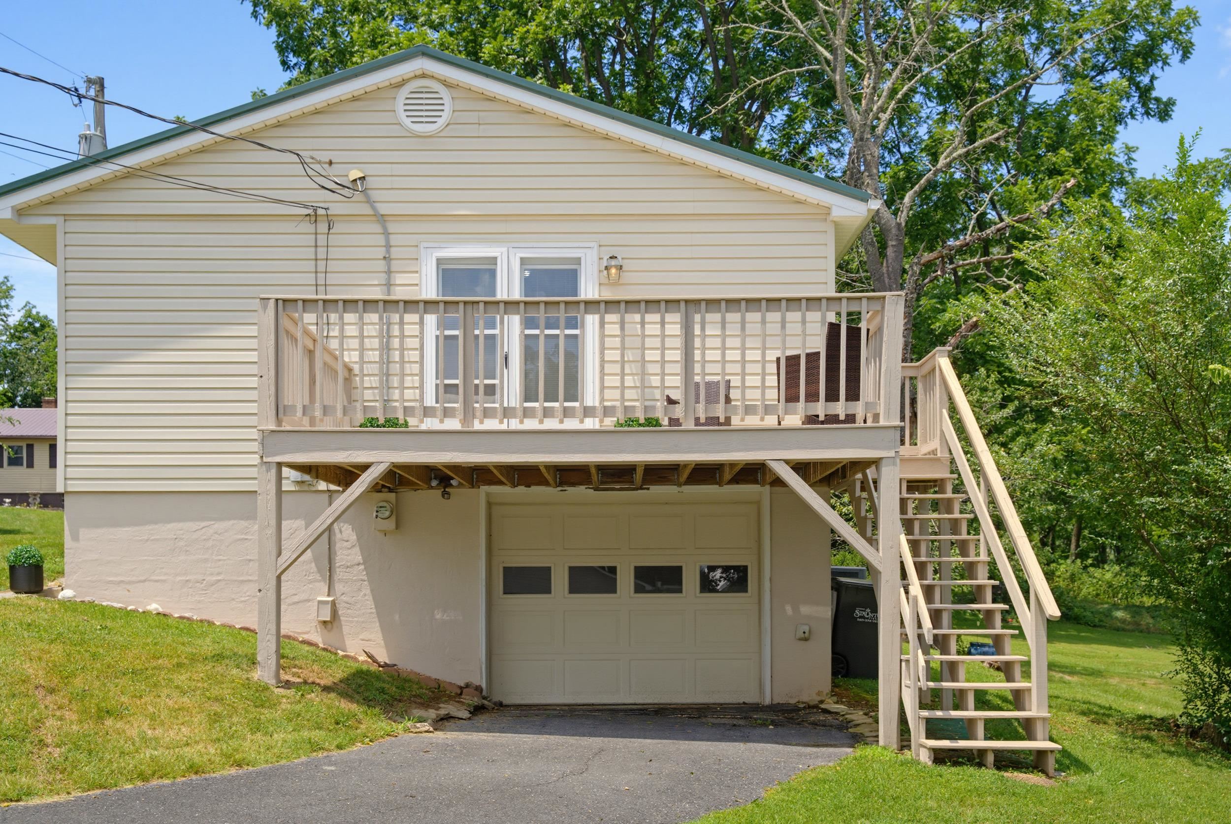 112 BELLVIEW ST, STAUNTON, Virginia 24401, 3 Bedrooms Bedrooms, ,1 BathroomBathrooms,Residential,112 BELLVIEW ST,679278 MLS # 679278