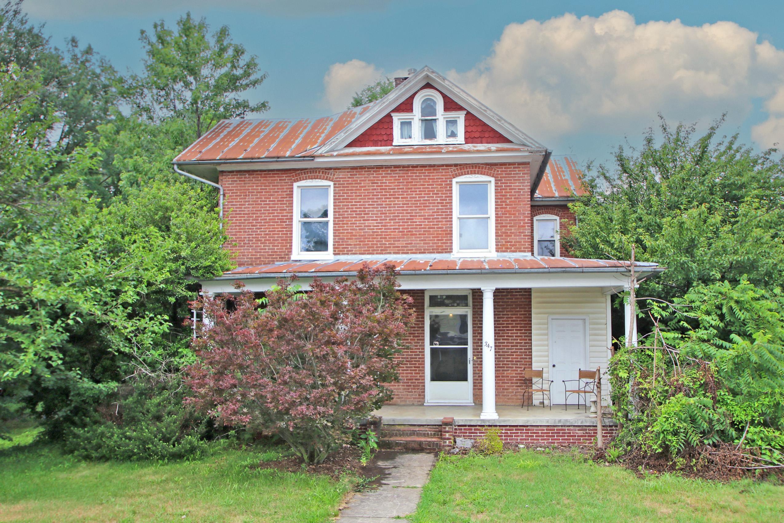 347 HIGH ST, DAYTON, Virginia 22821, 5 Bedrooms Bedrooms, ,2 BathroomsBathrooms,Residential,347 HIGH ST,679286 MLS # 679286