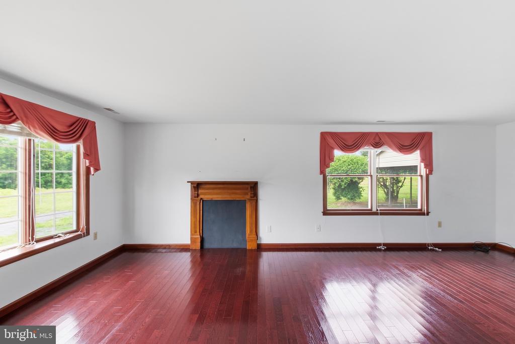4407 INDIAN RUN RD, AMISSVILLE, Virginia 20106, 3 Bedrooms Bedrooms, ,2 BathroomsBathrooms,Residential,4407 INDIAN RUN RD,VACU2014244 MLS # VACU2014244 4407 INDIAN RUN RD, AMISSVILLE, Virginia 20106, 3 Bedrooms Bedrooms, ,2 BathroomsBathrooms,Residential,4407 INDIAN RUN RD,VACU2014244 MLS # VACU2014244