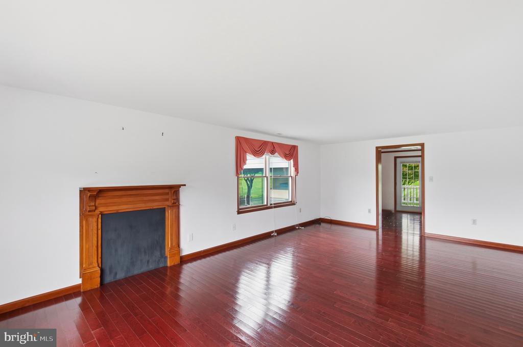 4407 INDIAN RUN RD, AMISSVILLE, Virginia 20106, 3 Bedrooms Bedrooms, ,2 BathroomsBathrooms,Residential,4407 INDIAN RUN RD,VACU2014244 MLS # VACU2014244 4407 INDIAN RUN RD, AMISSVILLE, Virginia 20106, 3 Bedrooms Bedrooms, ,2 BathroomsBathrooms,Residential,4407 INDIAN RUN RD,VACU2014244 MLS # VACU2014244