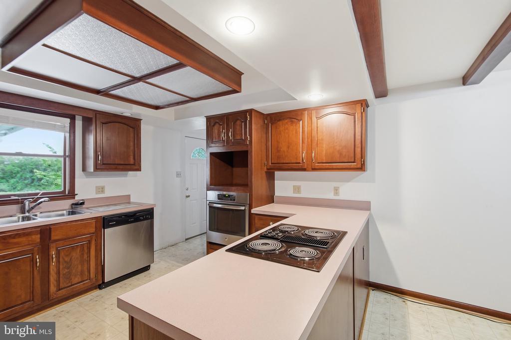 4407 INDIAN RUN RD, AMISSVILLE, Virginia 20106, 3 Bedrooms Bedrooms, ,2 BathroomsBathrooms,Residential,4407 INDIAN RUN RD,VACU2014244 MLS # VACU2014244 4407 INDIAN RUN RD, AMISSVILLE, Virginia 20106, 3 Bedrooms Bedrooms, ,2 BathroomsBathrooms,Residential,4407 INDIAN RUN RD,VACU2014244 MLS # VACU2014244