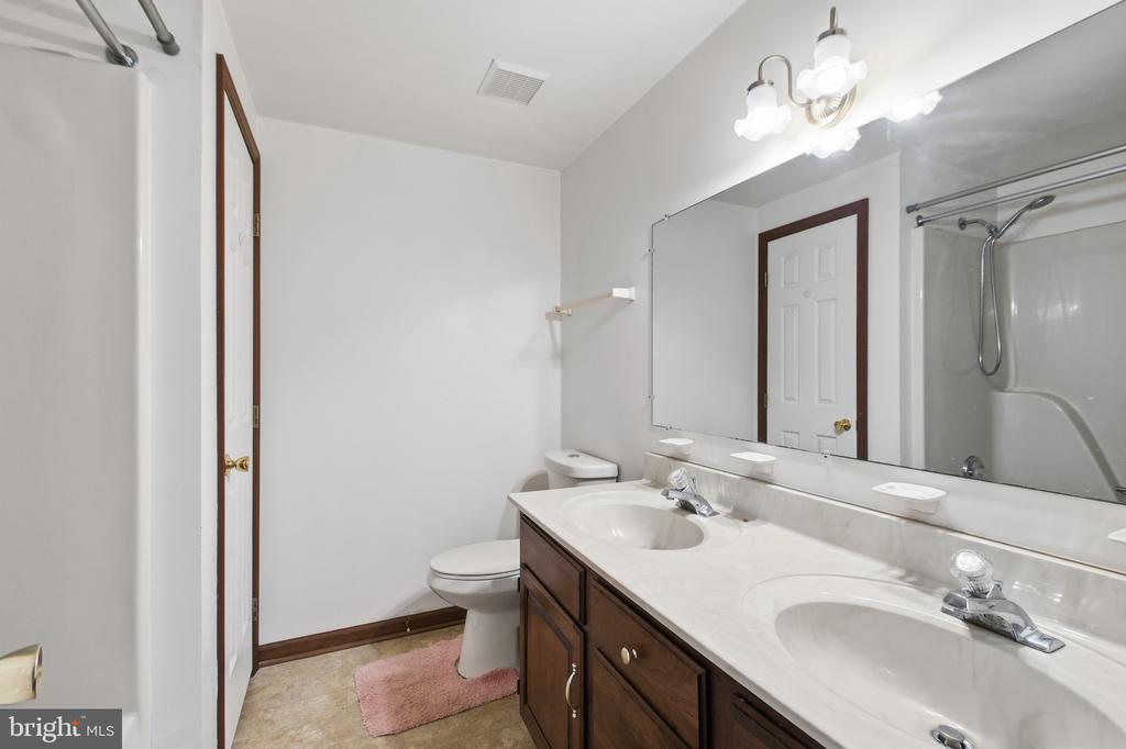 4407 INDIAN RUN RD, AMISSVILLE, Virginia 20106, 3 Bedrooms Bedrooms, ,2 BathroomsBathrooms,Residential,4407 INDIAN RUN RD,VACU2014244 MLS # VACU2014244 4407 INDIAN RUN RD, AMISSVILLE, Virginia 20106, 3 Bedrooms Bedrooms, ,2 BathroomsBathrooms,Residential,4407 INDIAN RUN RD,VACU2014244 MLS # VACU2014244