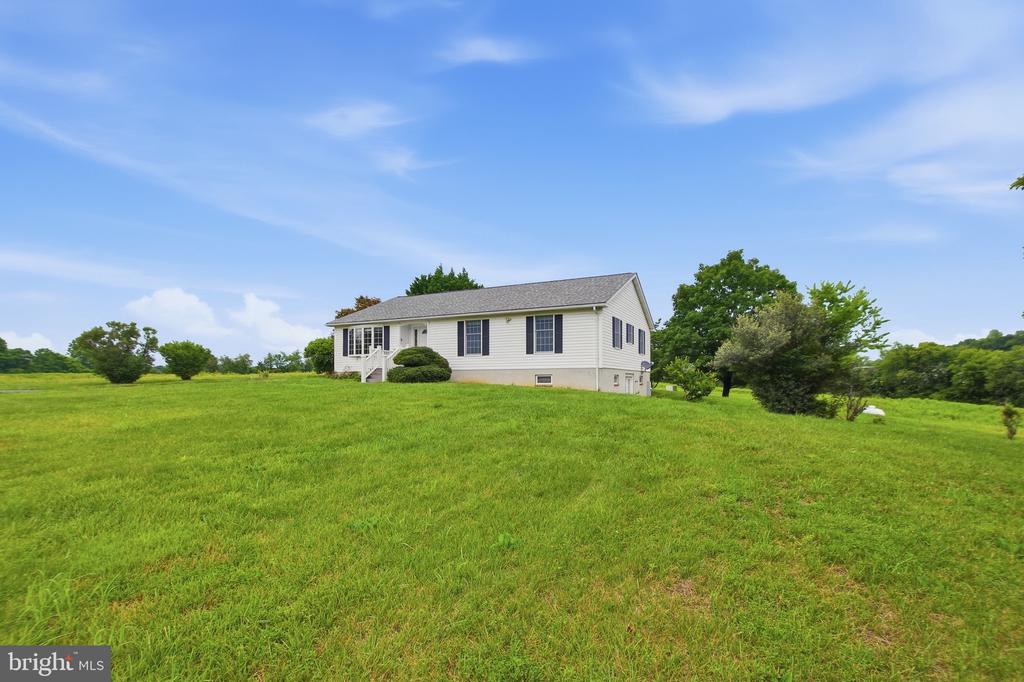 4407 INDIAN RUN RD, AMISSVILLE, Virginia 20106, 3 Bedrooms Bedrooms, ,2 BathroomsBathrooms,Residential,4407 INDIAN RUN RD,VACU2014244 MLS # VACU2014244 4407 INDIAN RUN RD, AMISSVILLE, Virginia 20106, 3 Bedrooms Bedrooms, ,2 BathroomsBathrooms,Residential,4407 INDIAN RUN RD,VACU2014244 MLS # VACU2014244