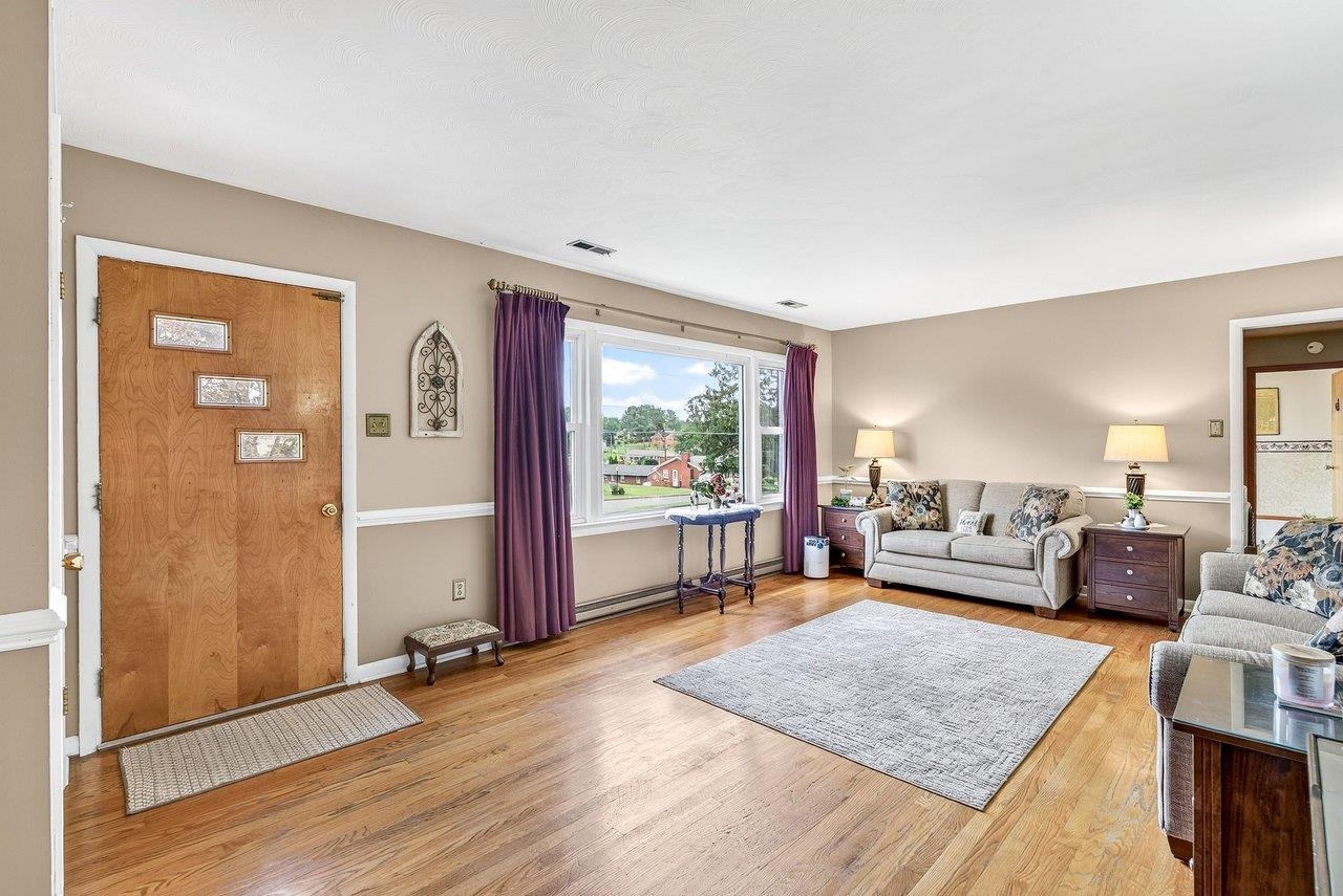 741 BROADVIEW DR, HARRISONBURG, Virginia 22802, 3 Bedrooms Bedrooms, ,1 BathroomBathrooms,Residential,741 BROADVIEW DR,679293 MLS # 679293 741 BROADVIEW DR, HARRISONBURG, Virginia 22802, 3 Bedrooms Bedrooms, ,1 BathroomBathrooms,Residential,741 BROADVIEW DR,679293 MLS # 679293