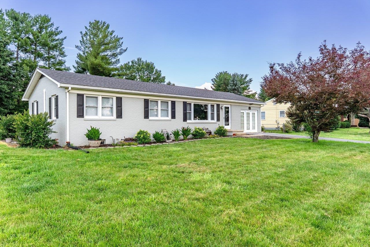 741 BROADVIEW DR, HARRISONBURG, Virginia 22802, 3 Bedrooms Bedrooms, ,1 BathroomBathrooms,Residential,741 BROADVIEW DR,679293 MLS # 679293 741 BROADVIEW DR, HARRISONBURG, Virginia 22802, 3 Bedrooms Bedrooms, ,1 BathroomBathrooms,Residential,741 BROADVIEW DR,679293 MLS # 679293