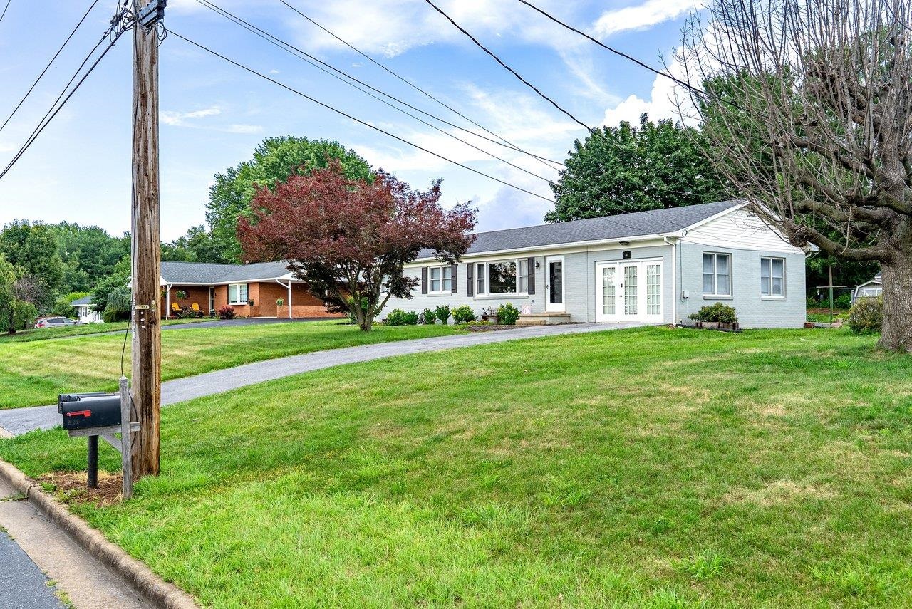 741 BROADVIEW DR, HARRISONBURG, Virginia 22802, 3 Bedrooms Bedrooms, ,1 BathroomBathrooms,Residential,741 BROADVIEW DR,679293 MLS # 679293 741 BROADVIEW DR, HARRISONBURG, Virginia 22802, 3 Bedrooms Bedrooms, ,1 BathroomBathrooms,Residential,741 BROADVIEW DR,679293 MLS # 679293